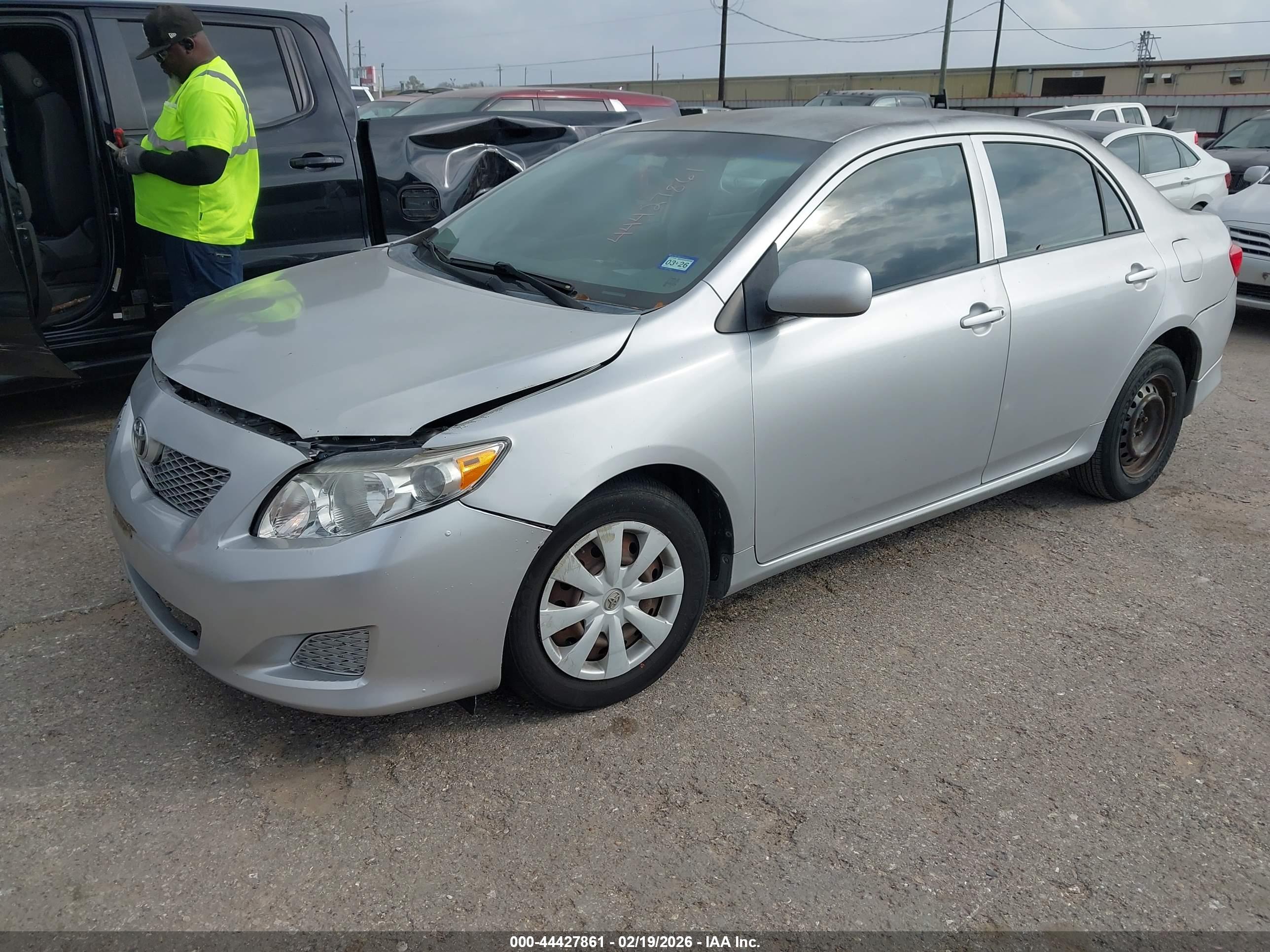 TOYOTA COROLLA image 2