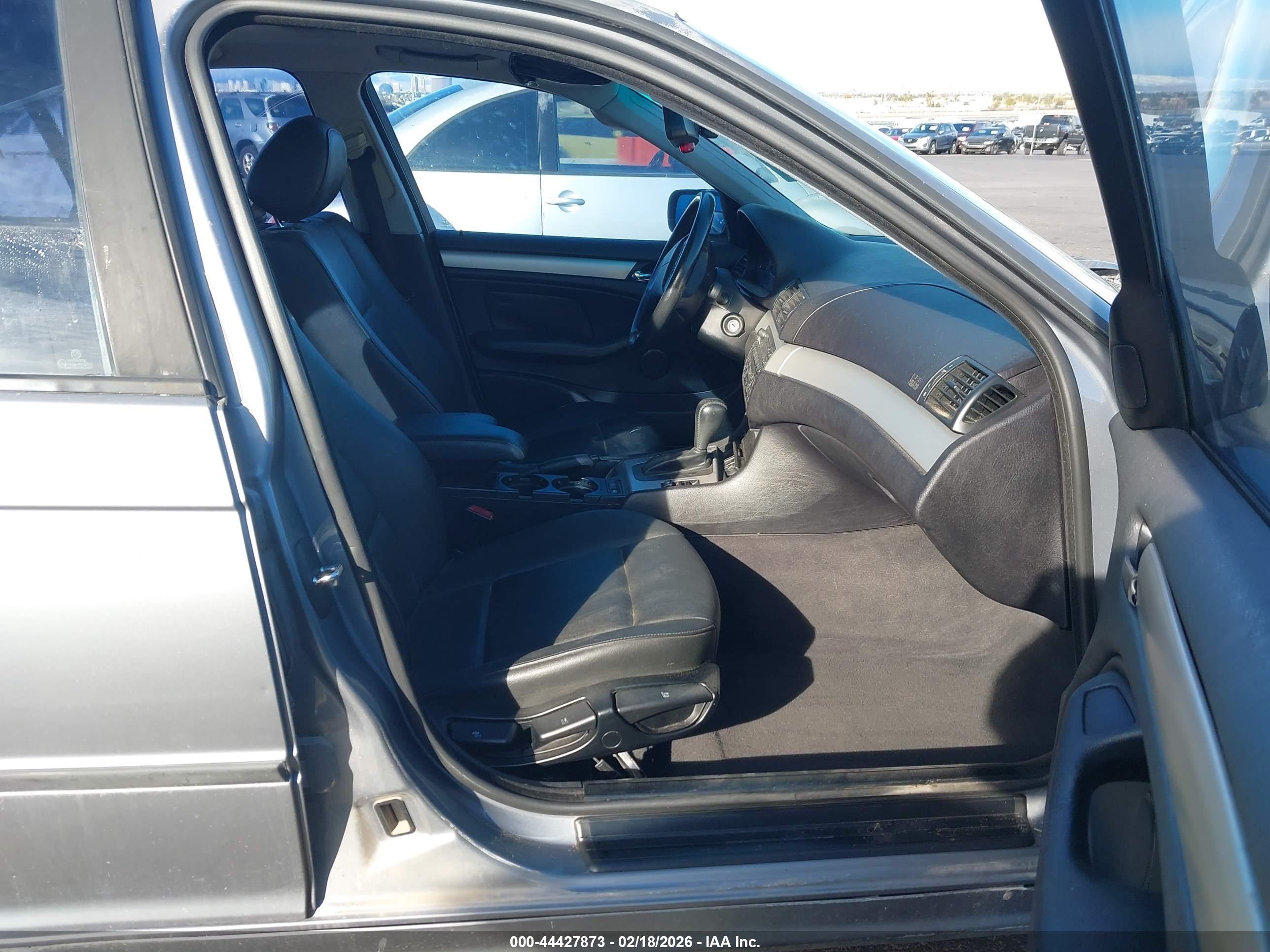 BMW 325I image 5