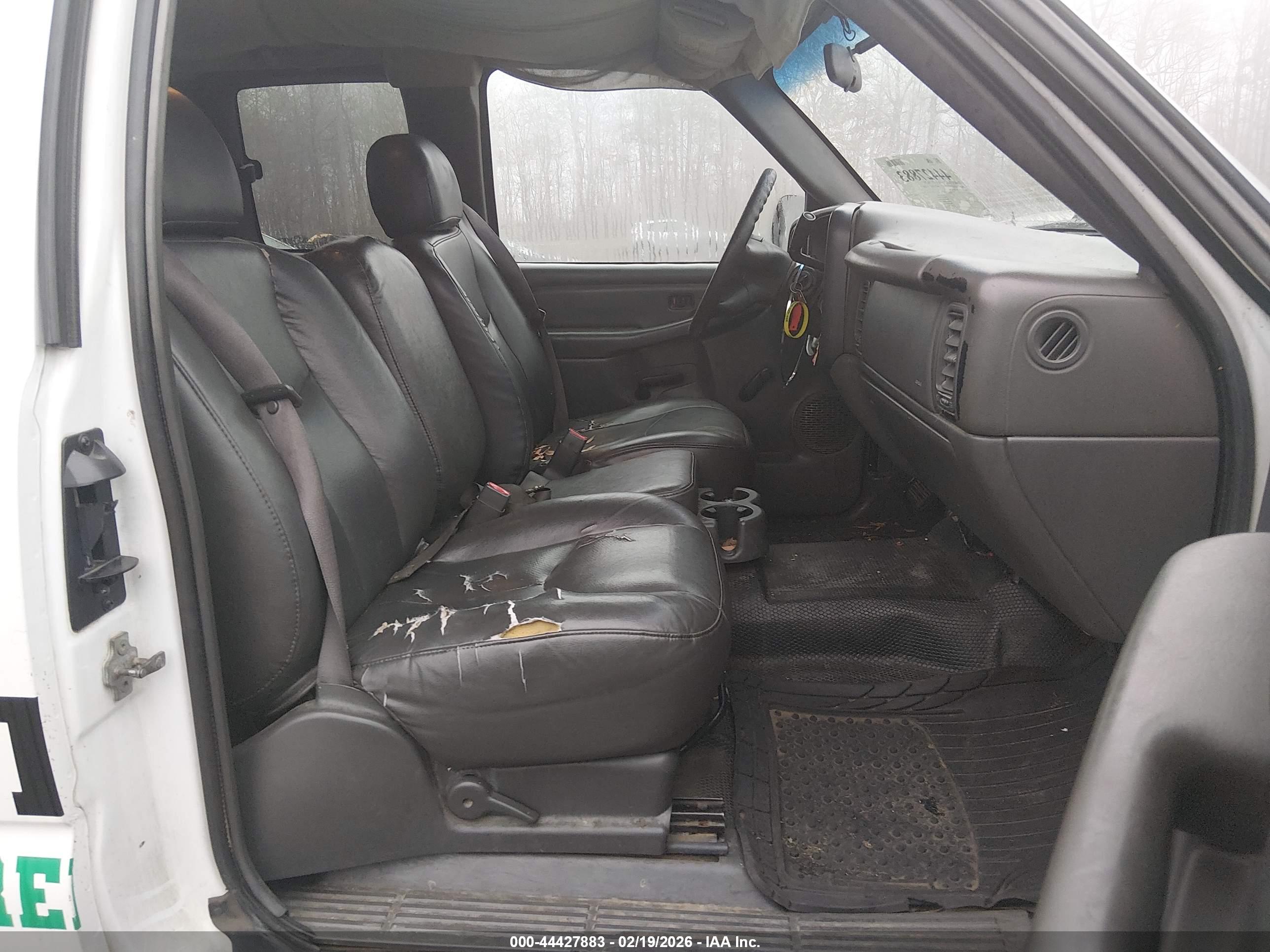 CHEVROLET SILVERADO image 5