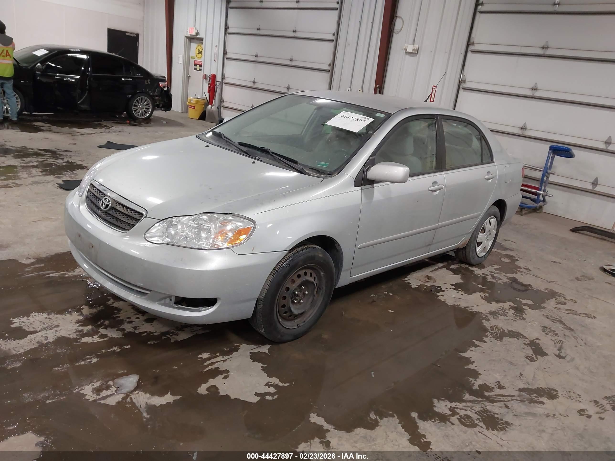 TOYOTA COROLLA image 2
