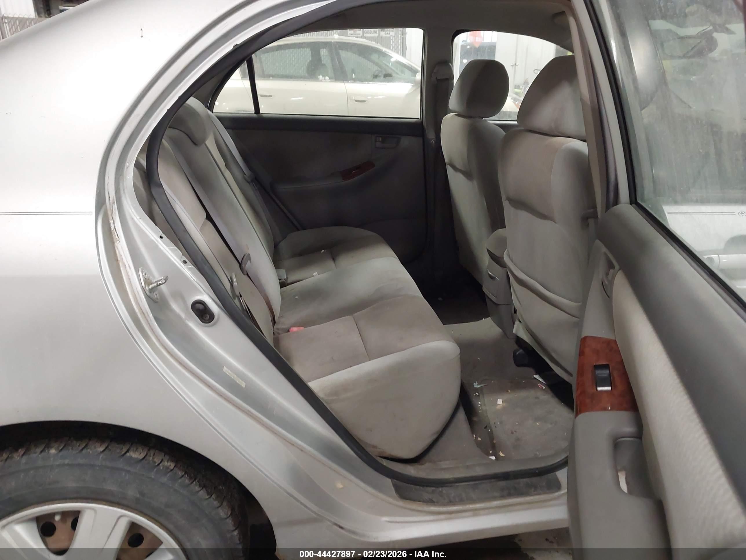TOYOTA COROLLA image 8