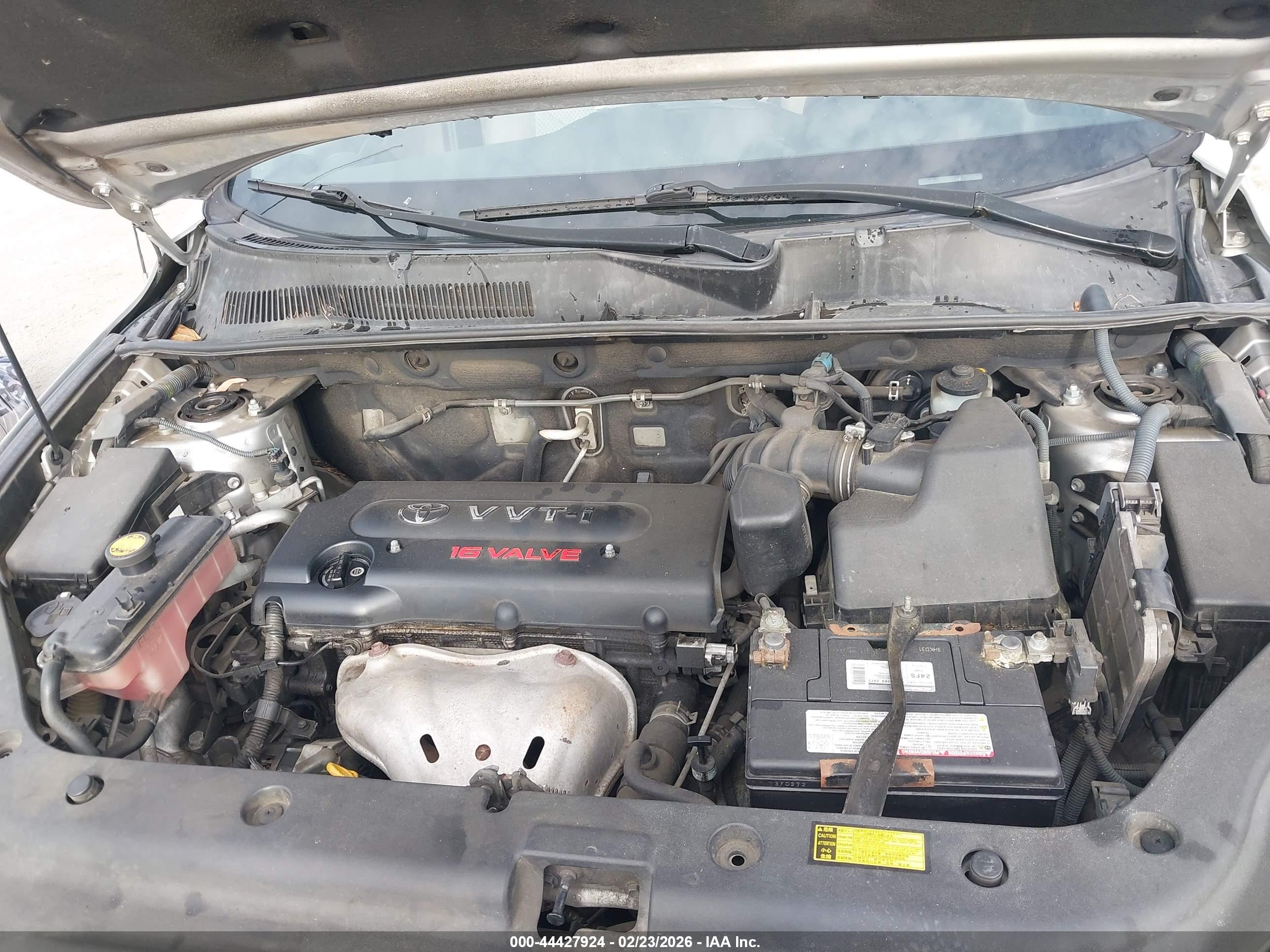 TOYOTA RAV4 image 10