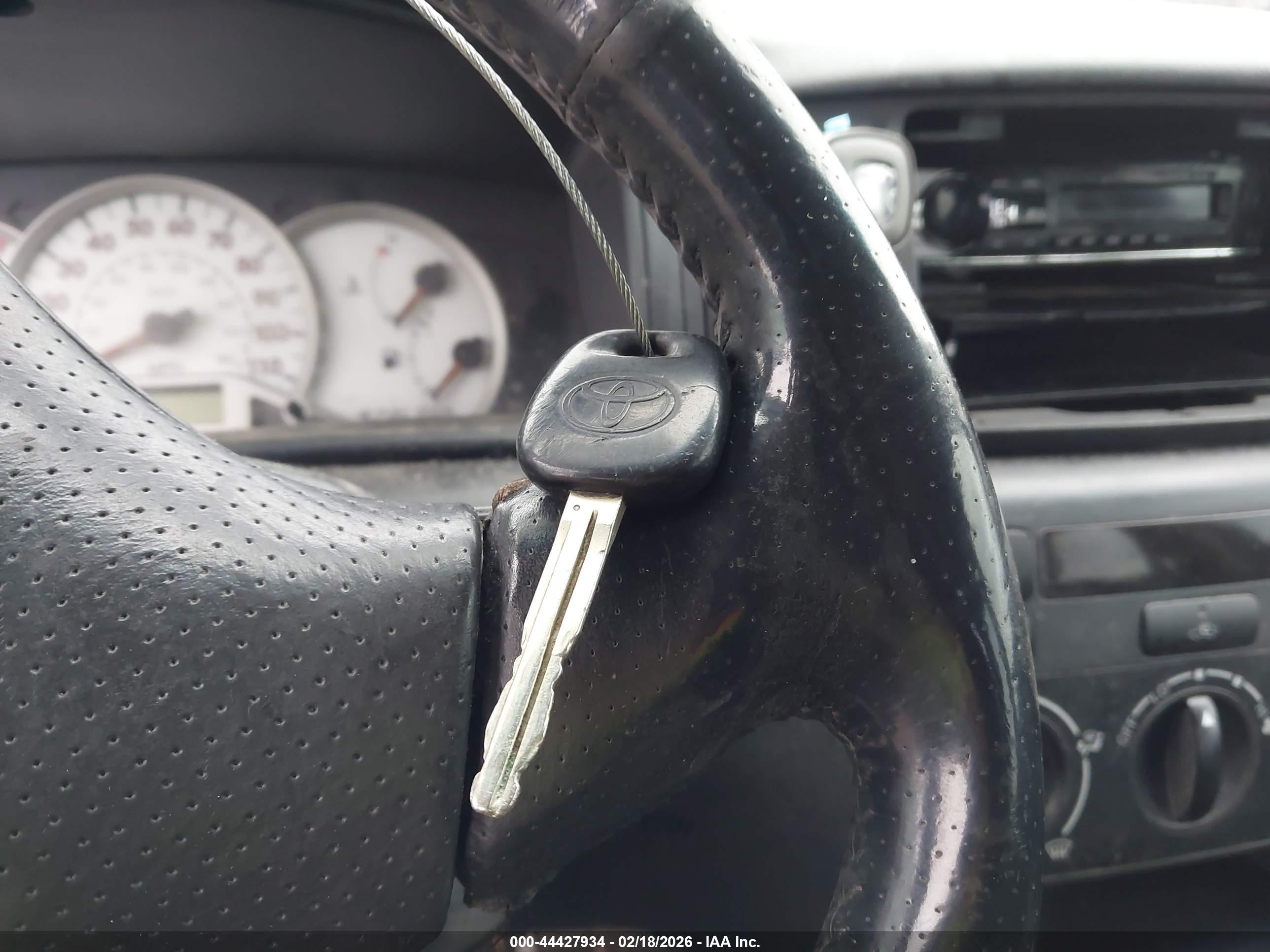 TOYOTA COROLLA image 11