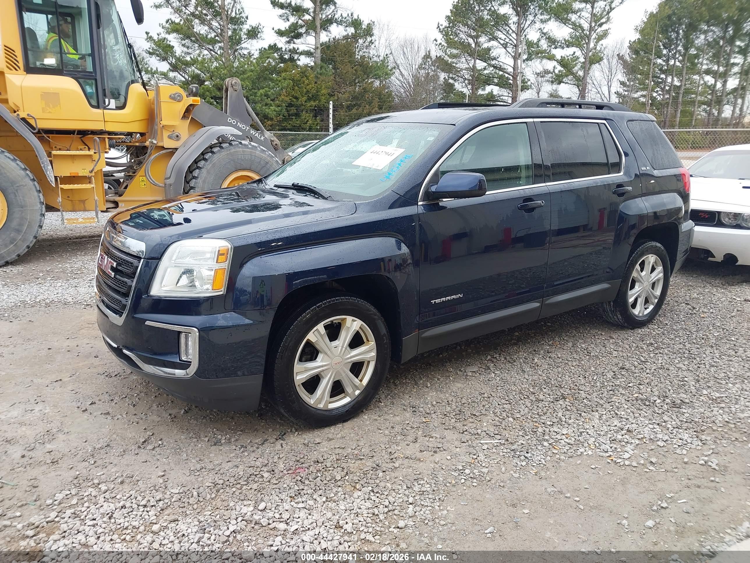 GMC TERRAIN image 2