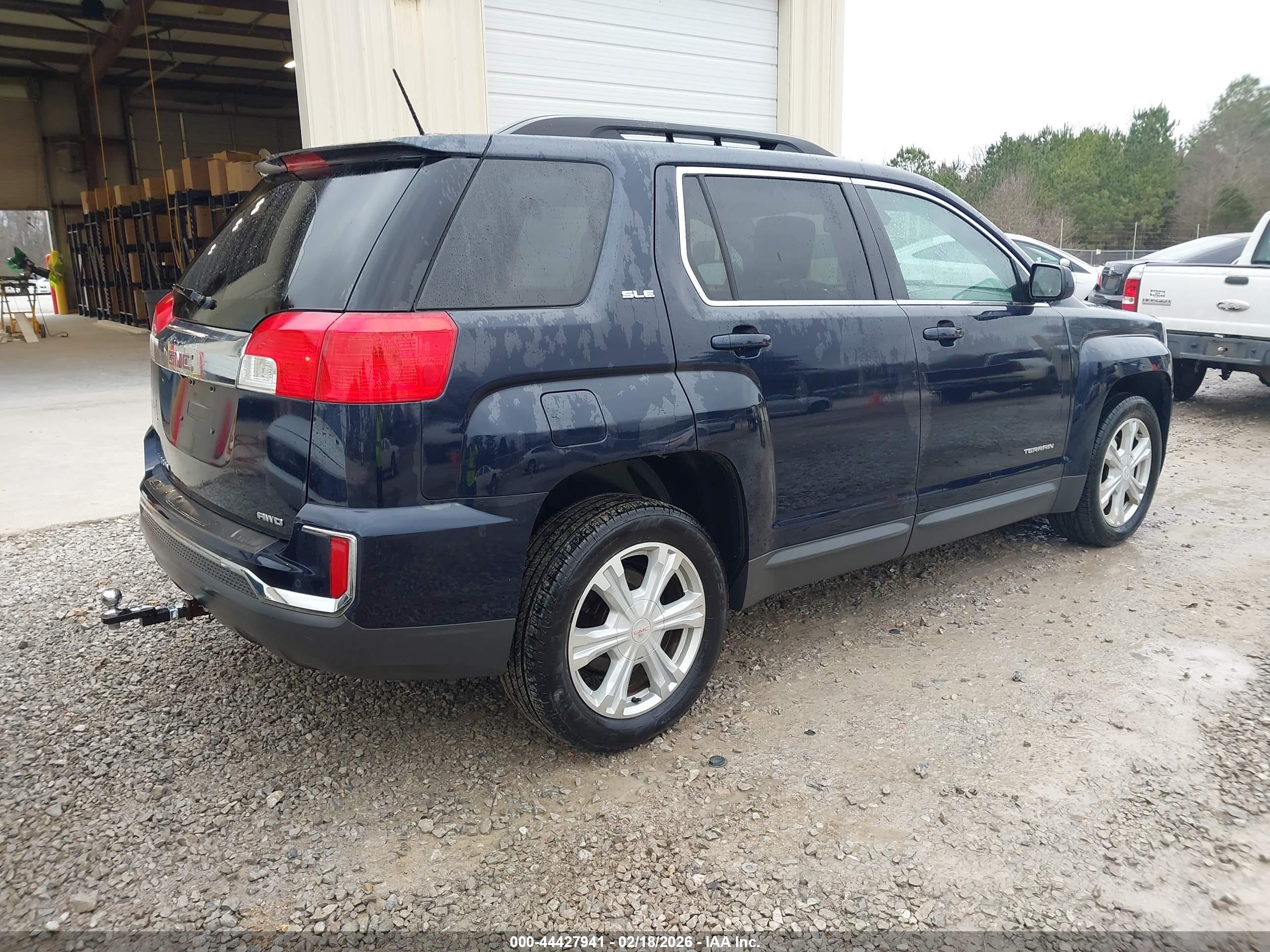 GMC TERRAIN image 4