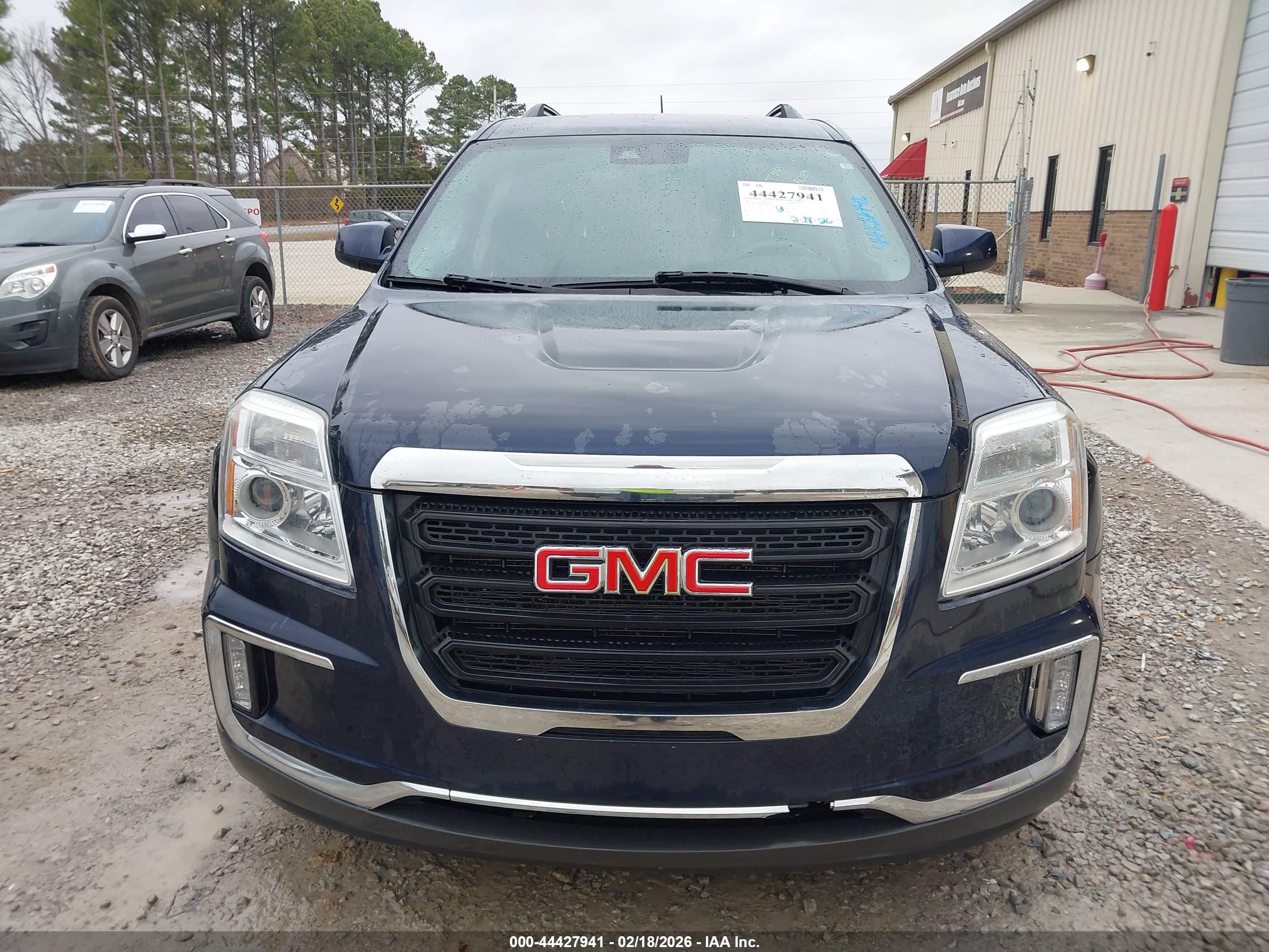 GMC TERRAIN image 6