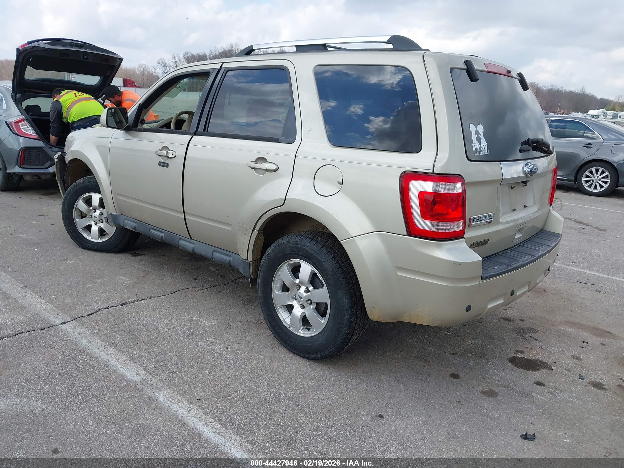 FORD ESCAPE image 3