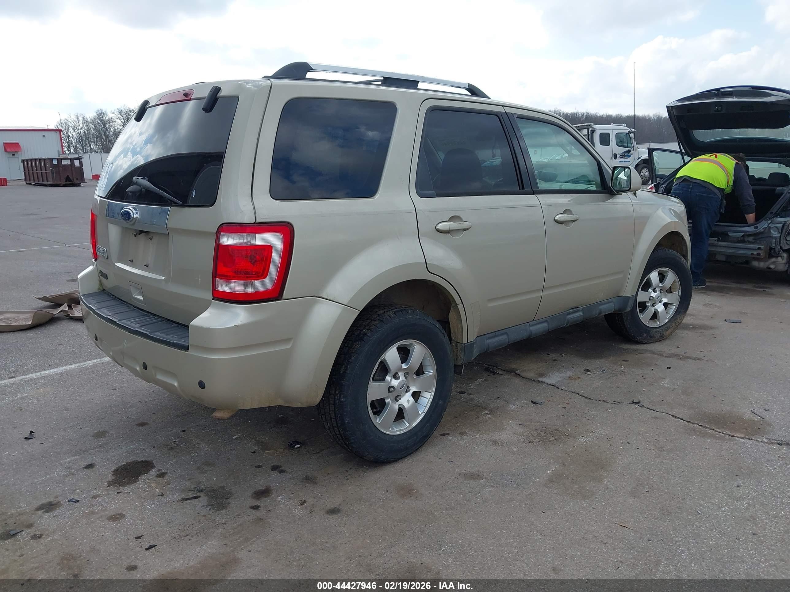 FORD ESCAPE image 4