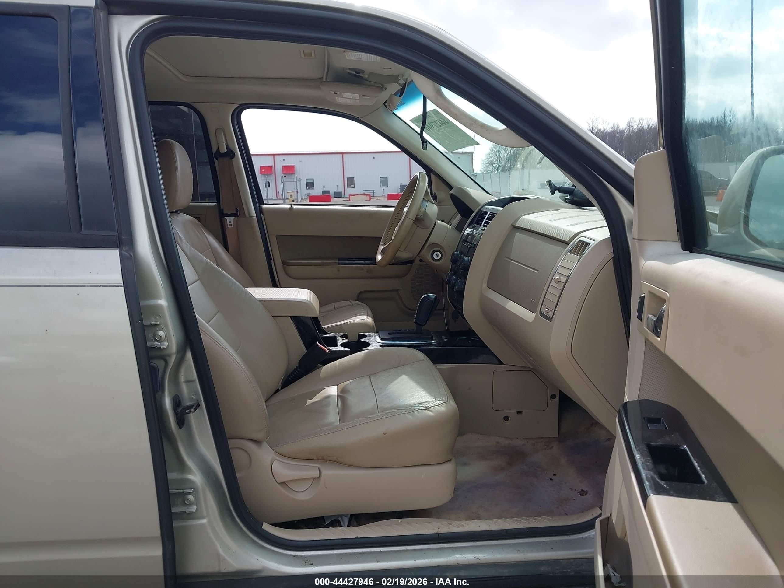 FORD ESCAPE image 5