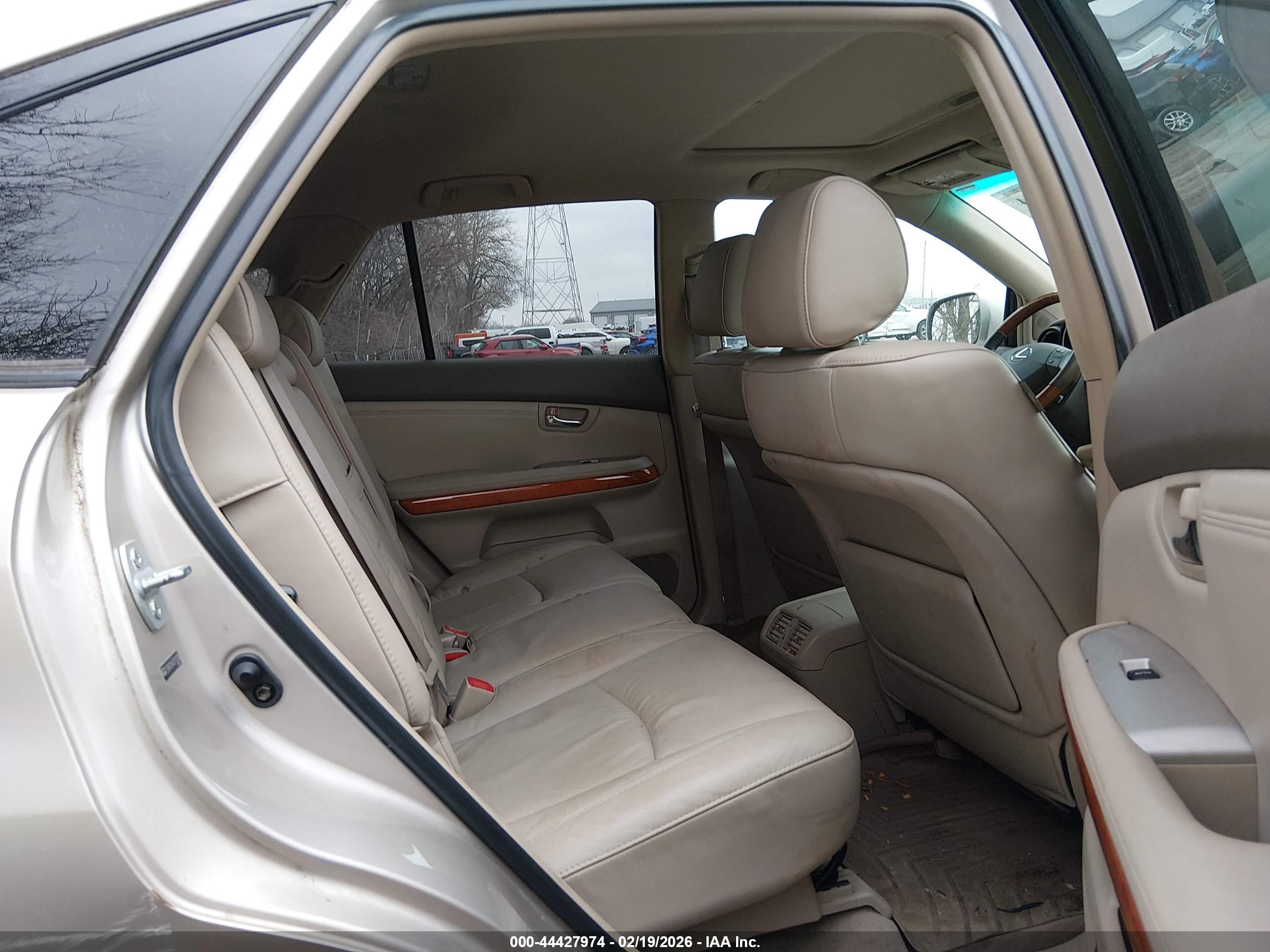 LEXUS RX image 8