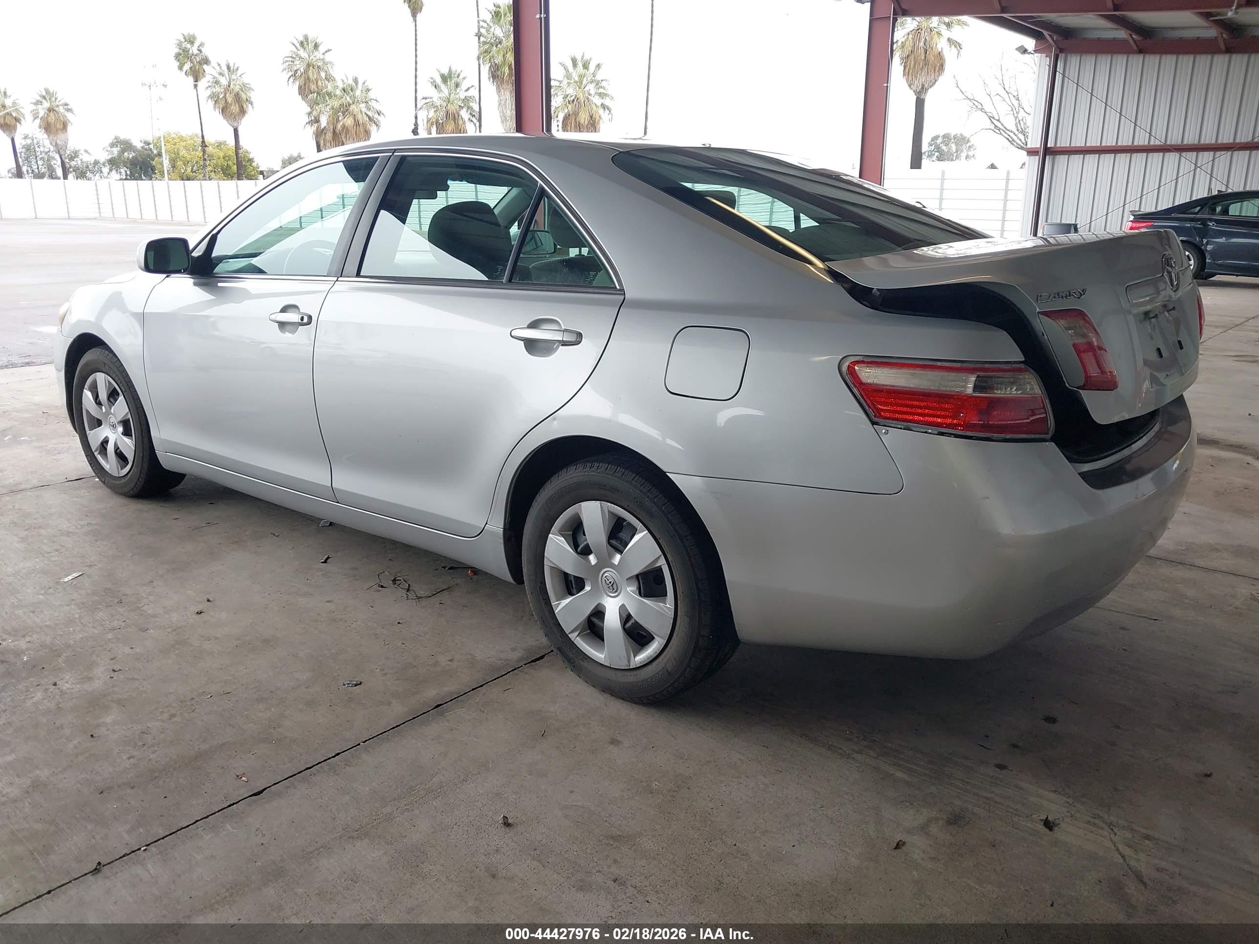 TOYOTA CAMRY image 3