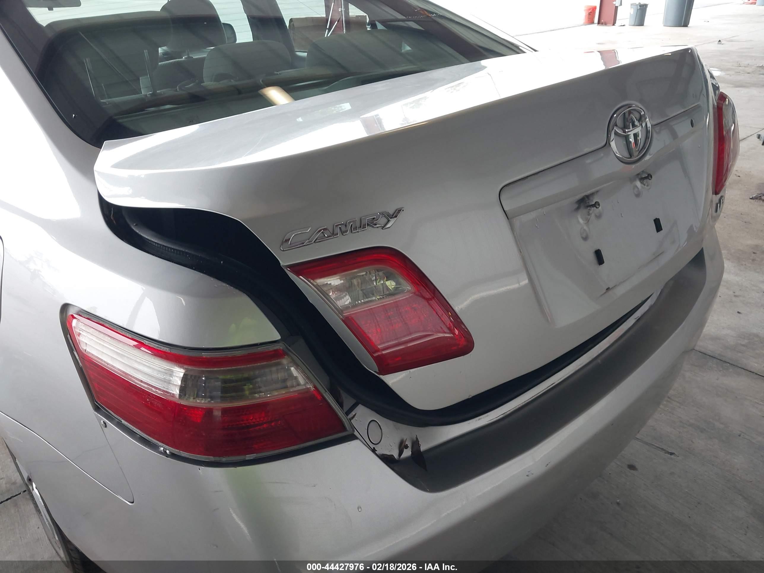 TOYOTA CAMRY image 6