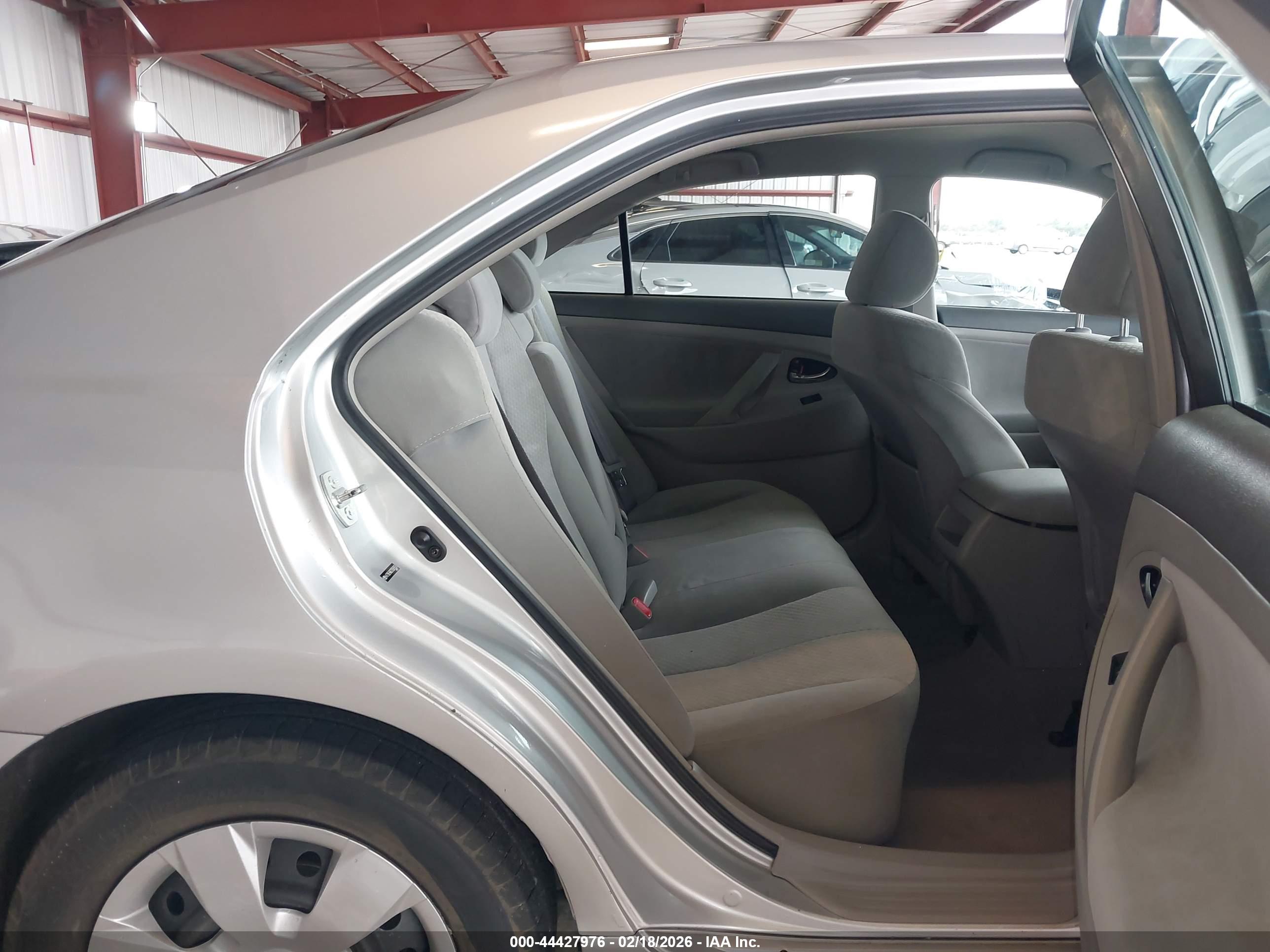 TOYOTA CAMRY image 8