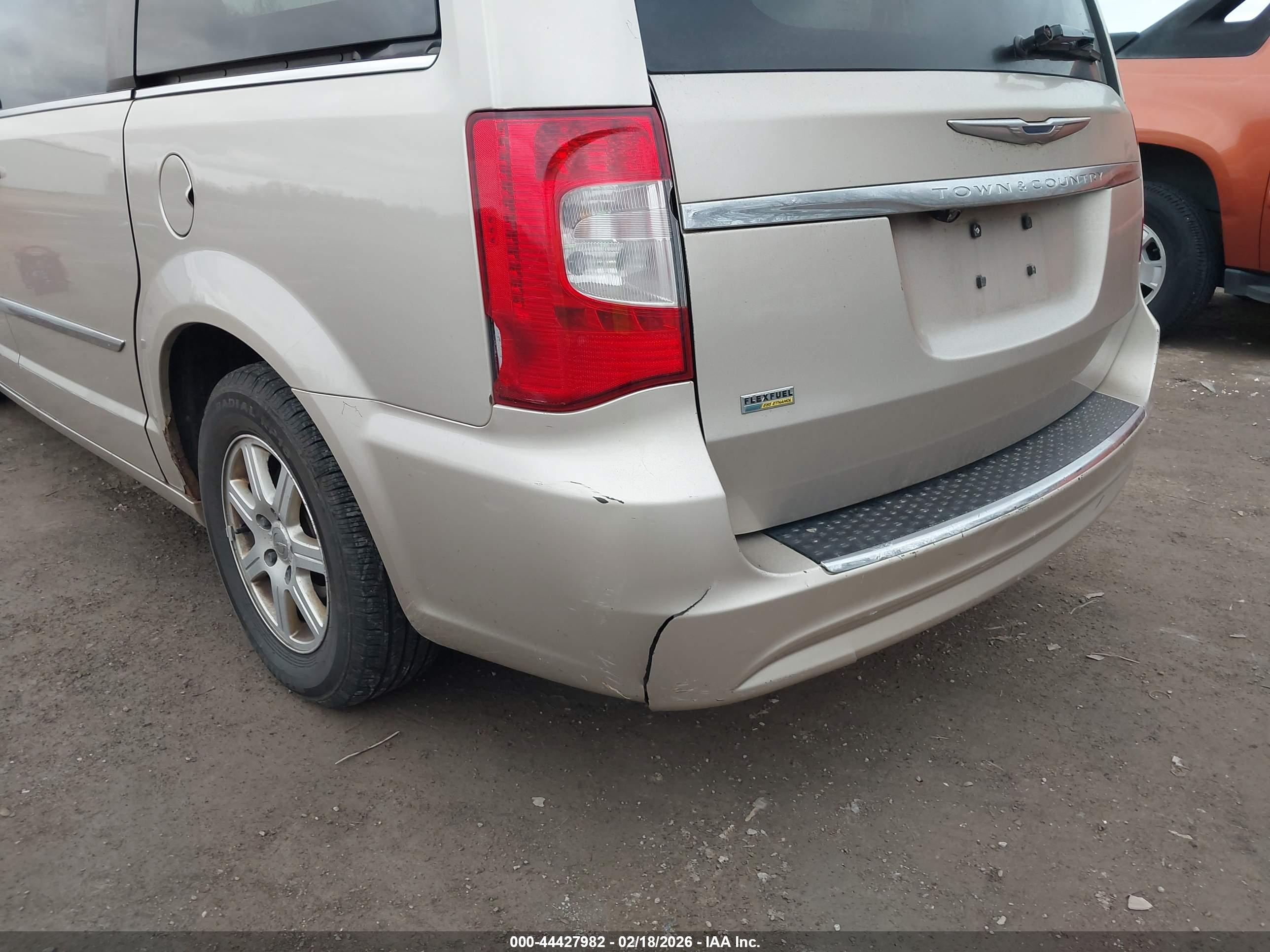 CHRYSLER TOWN image 6