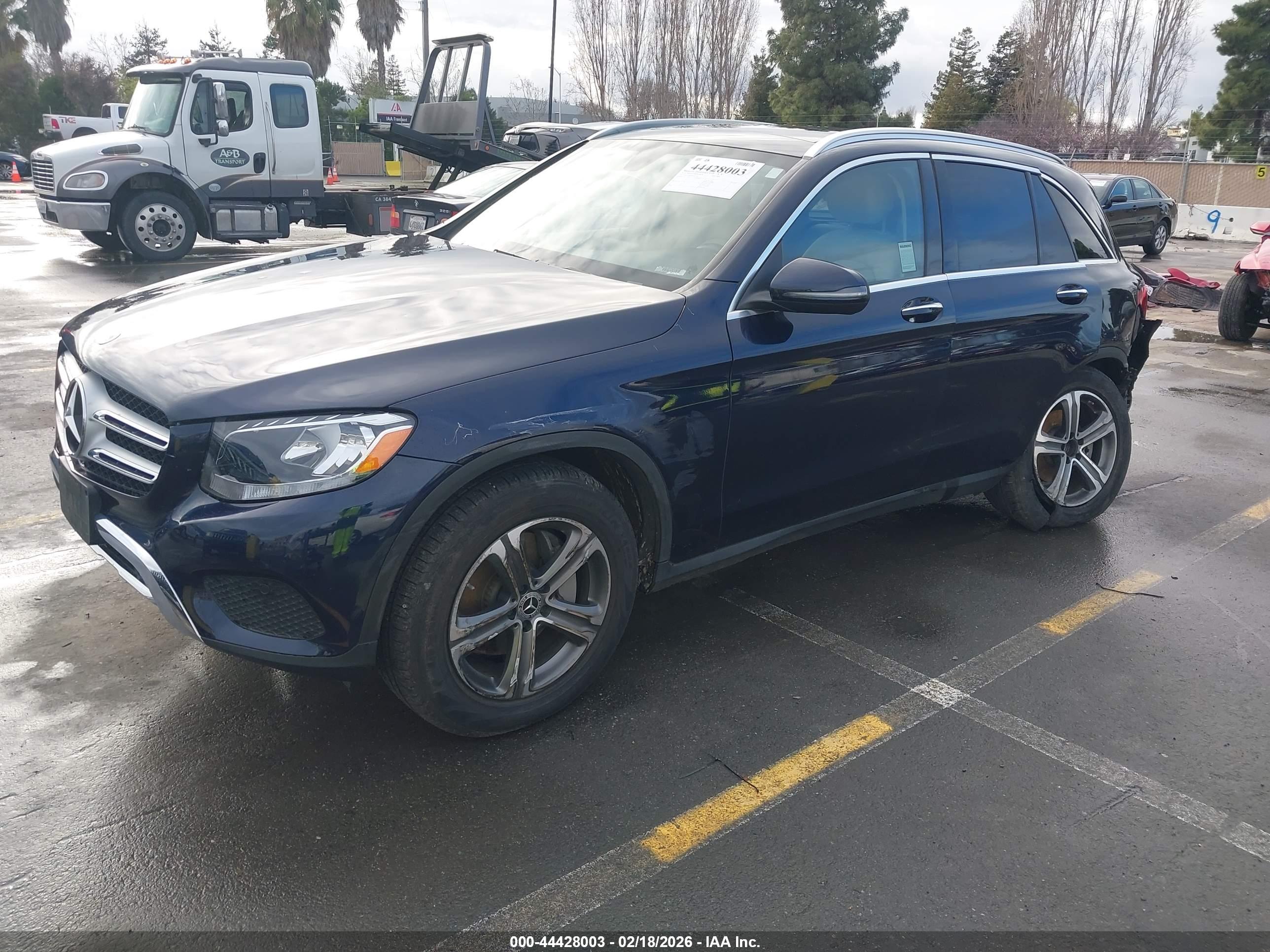 MERCEDES-BENZ GLC image 2