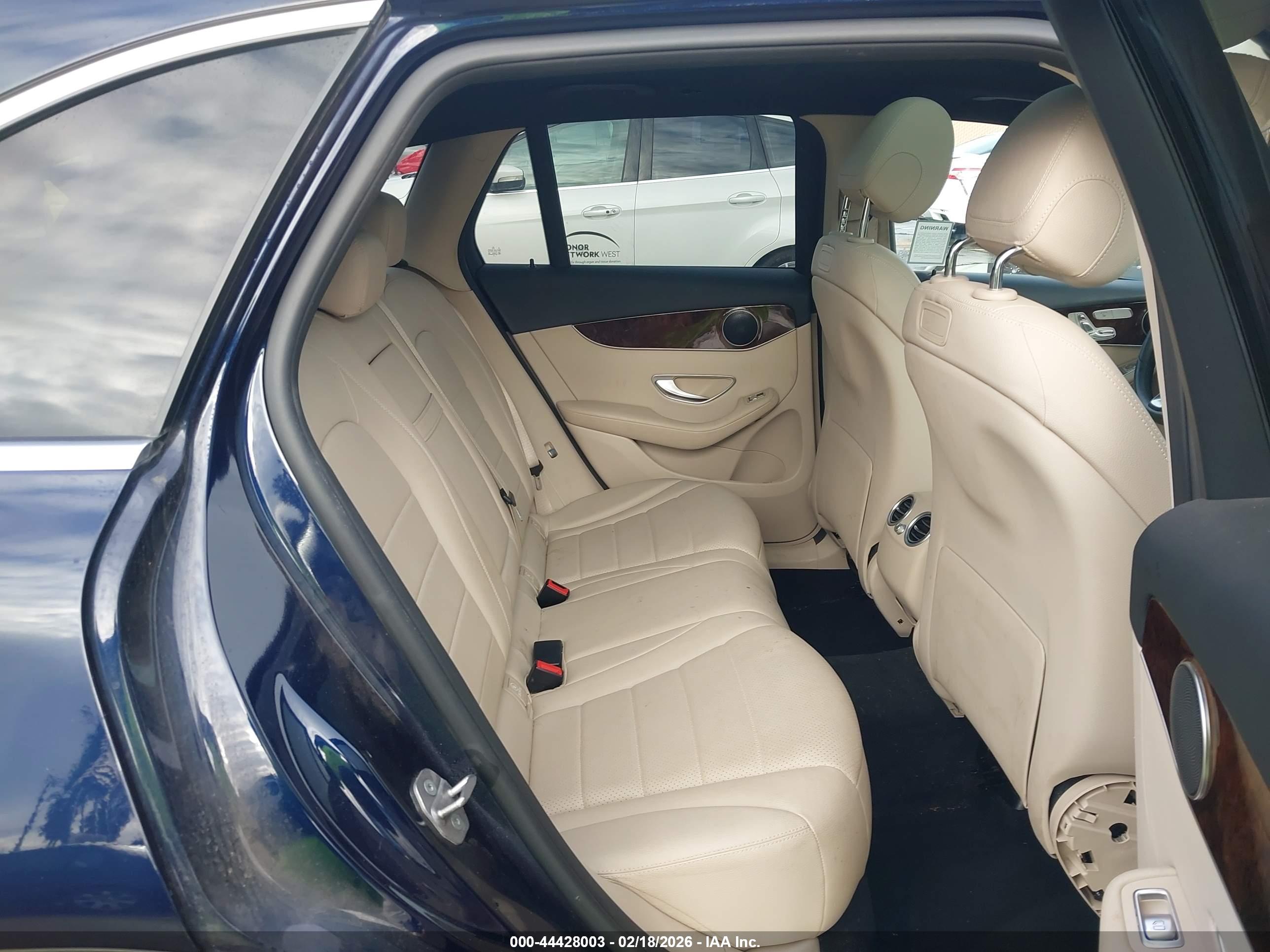 MERCEDES-BENZ GLC image 8