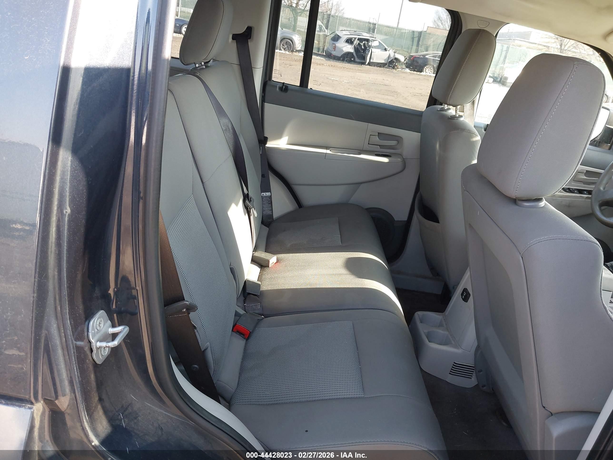 JEEP LIBERTY image 8