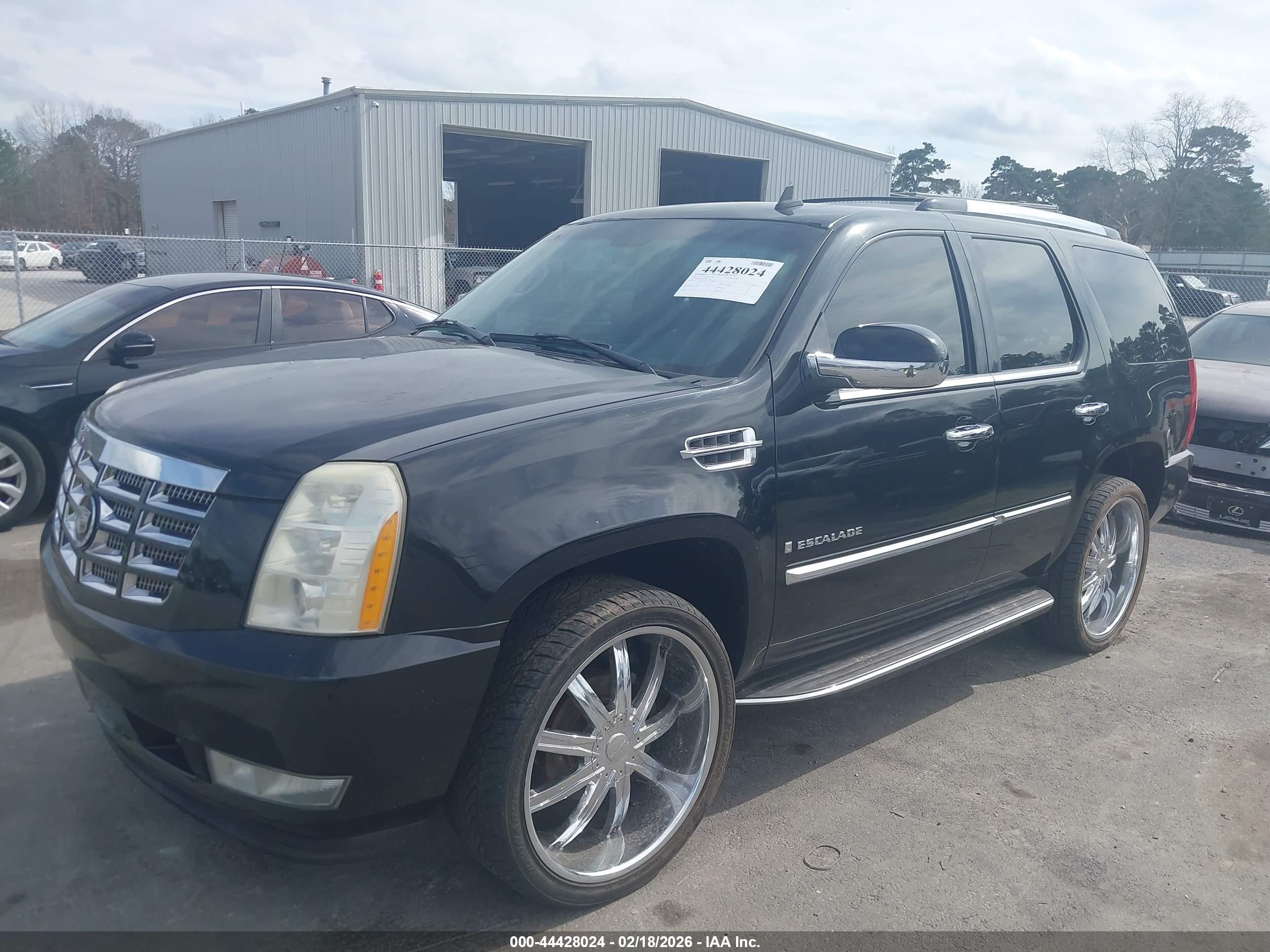 CADILLAC ESCALADE image 2