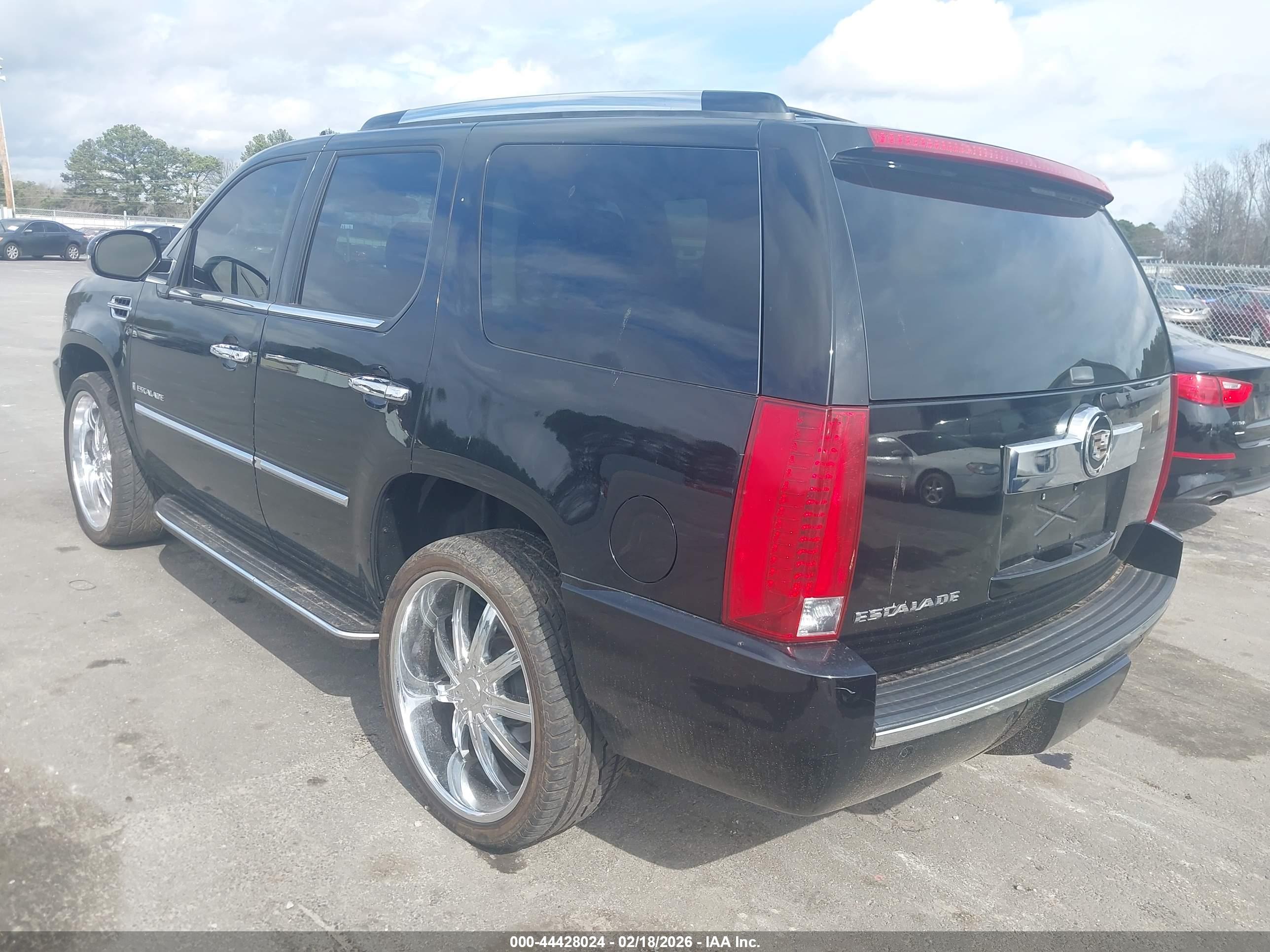 CADILLAC ESCALADE image 3