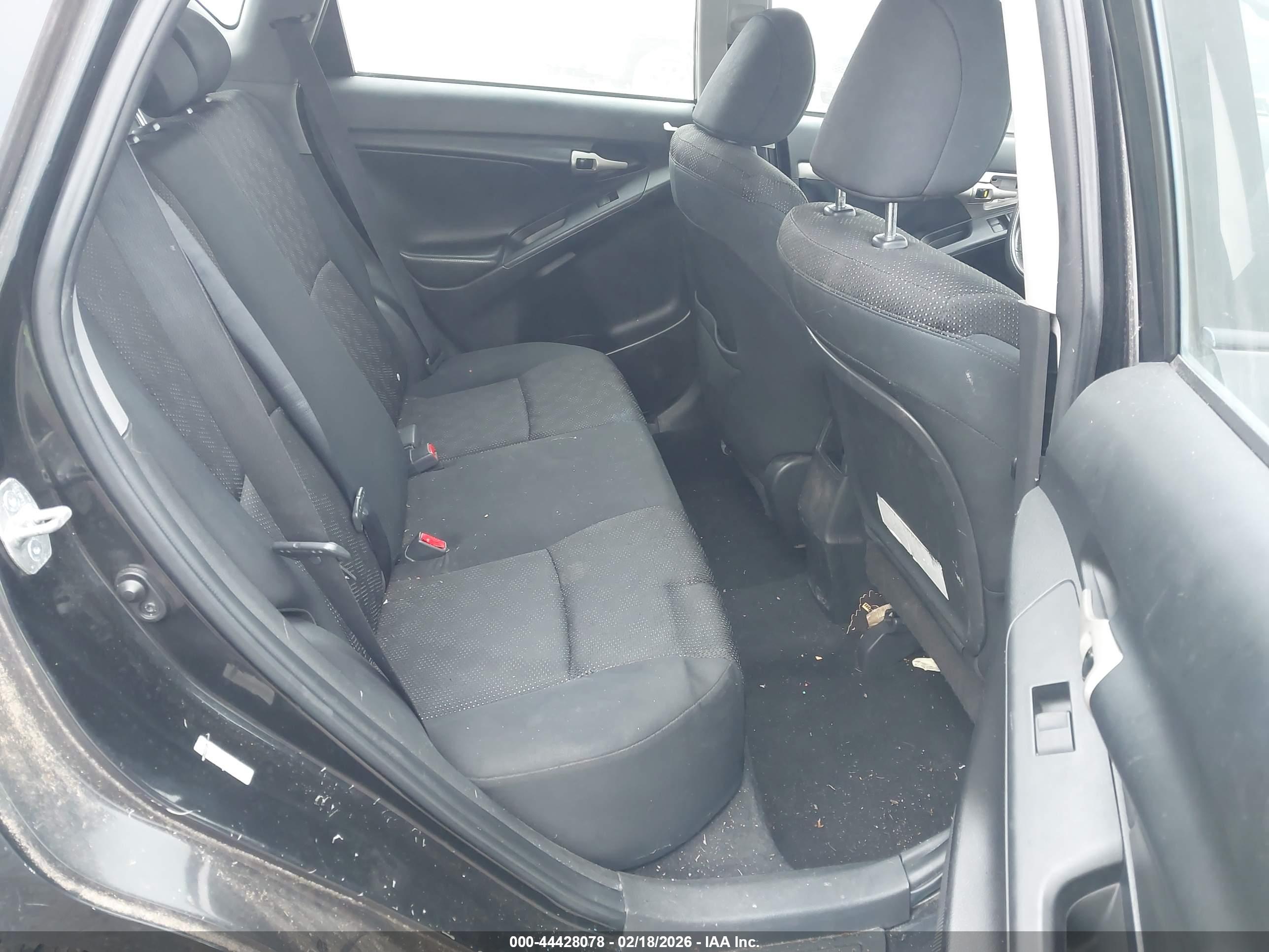PONTIAC VIBE image 8