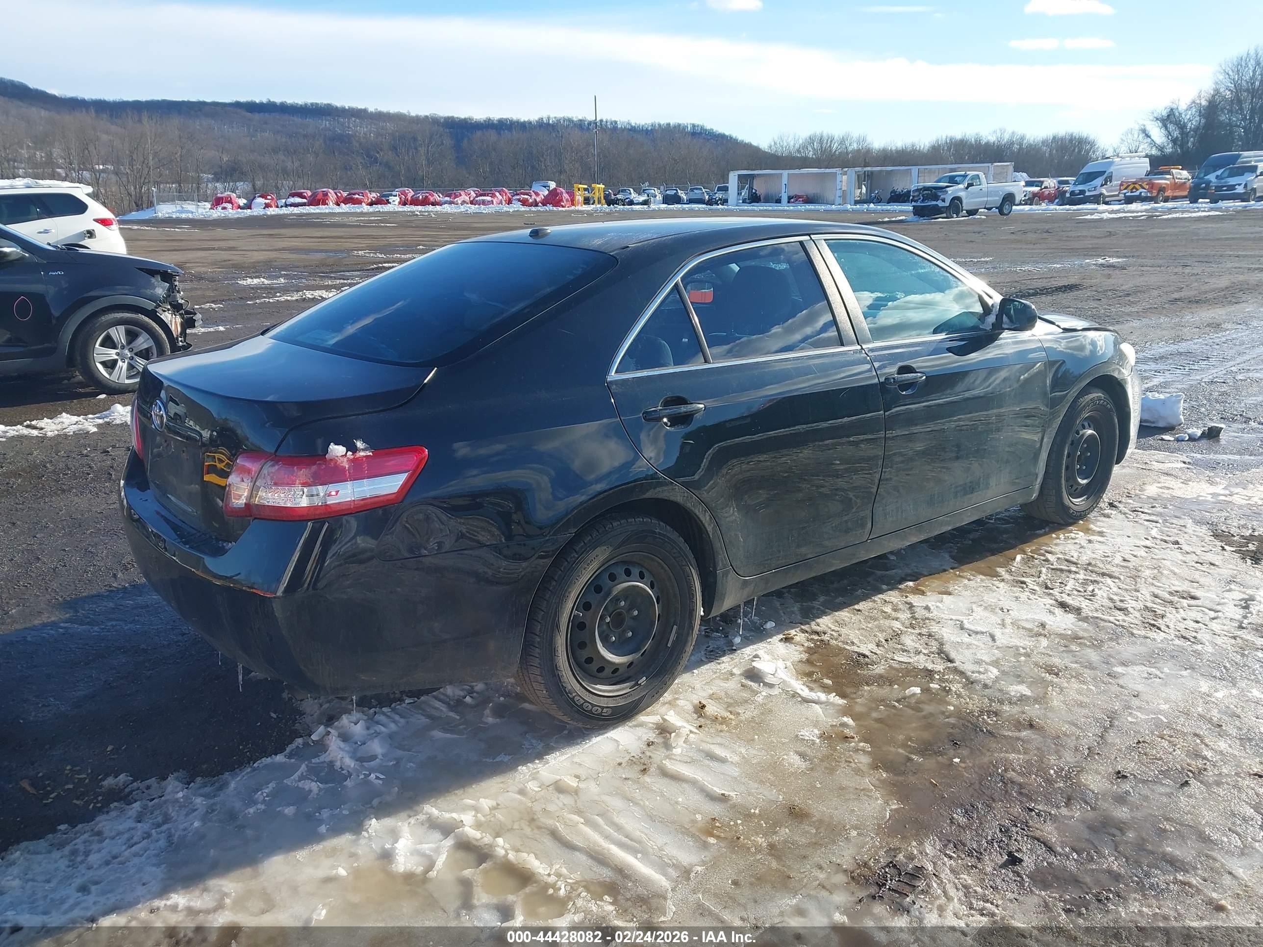 TOYOTA CAMRY image 4