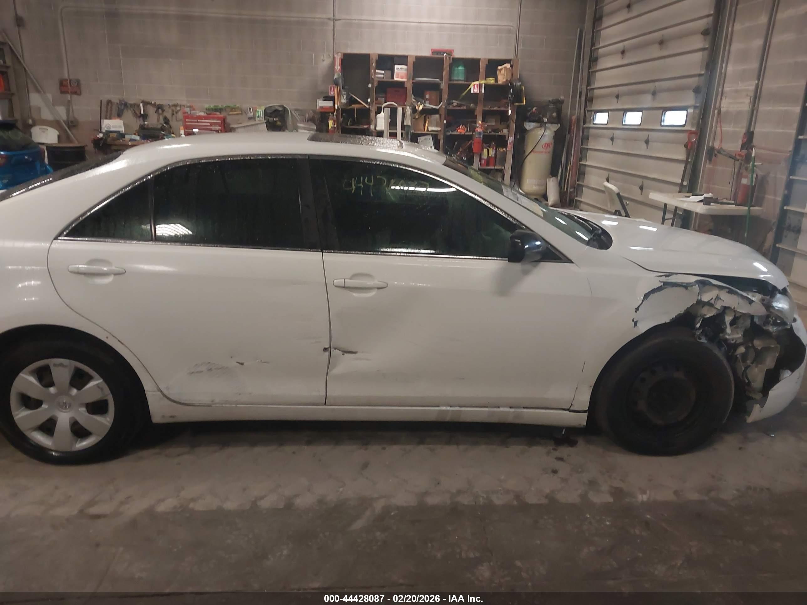 TOYOTA CAMRY image 6