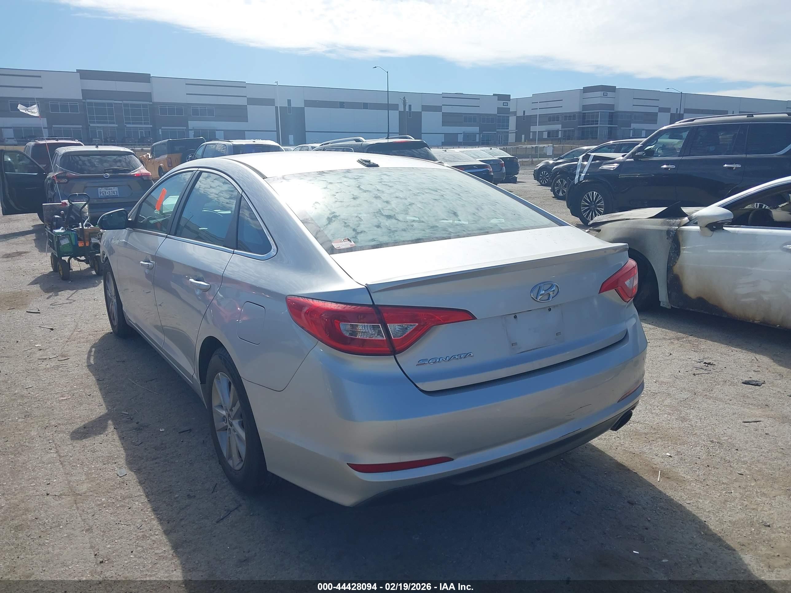 HYUNDAI SONATA image 3