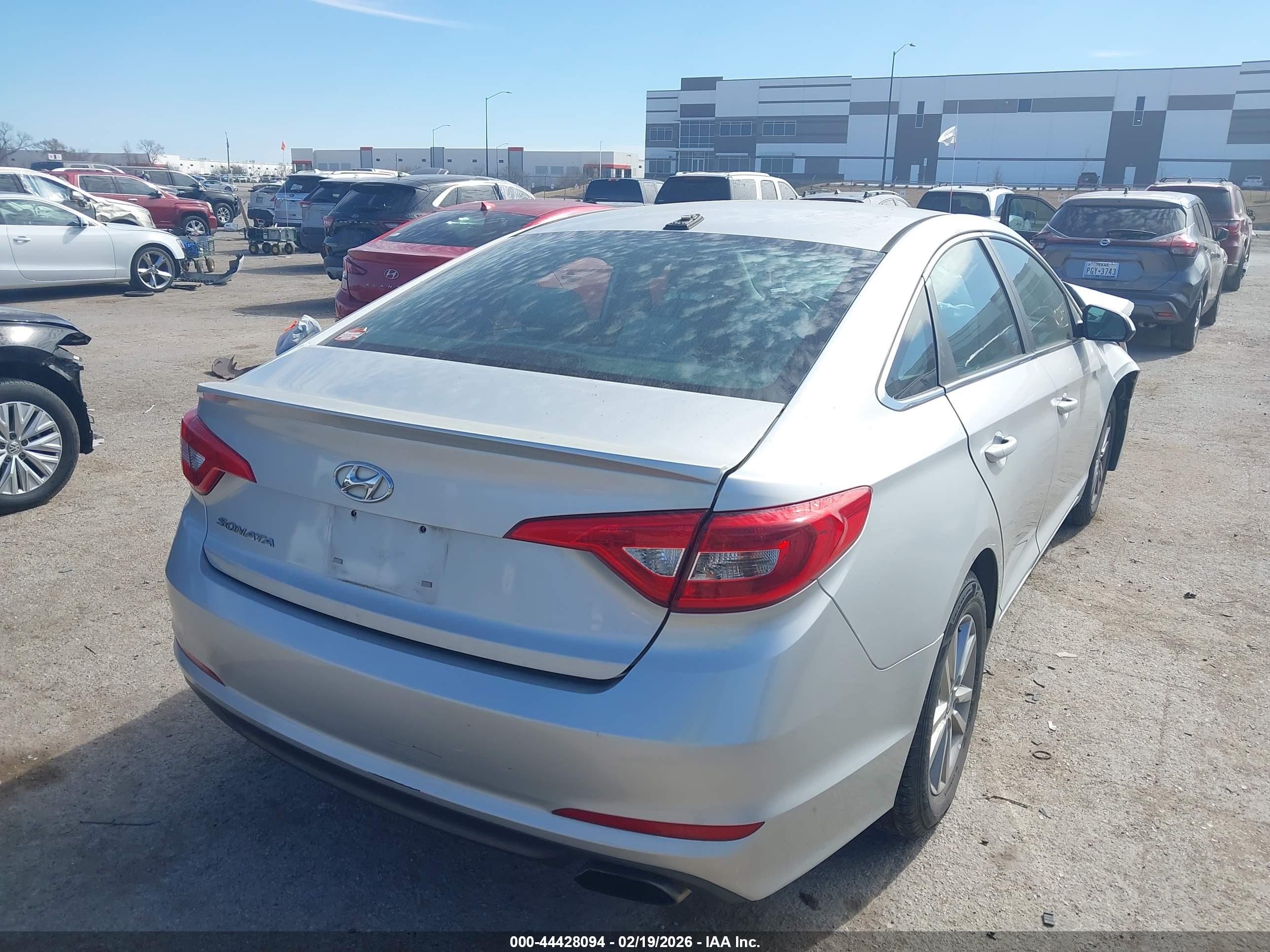 HYUNDAI SONATA image 4