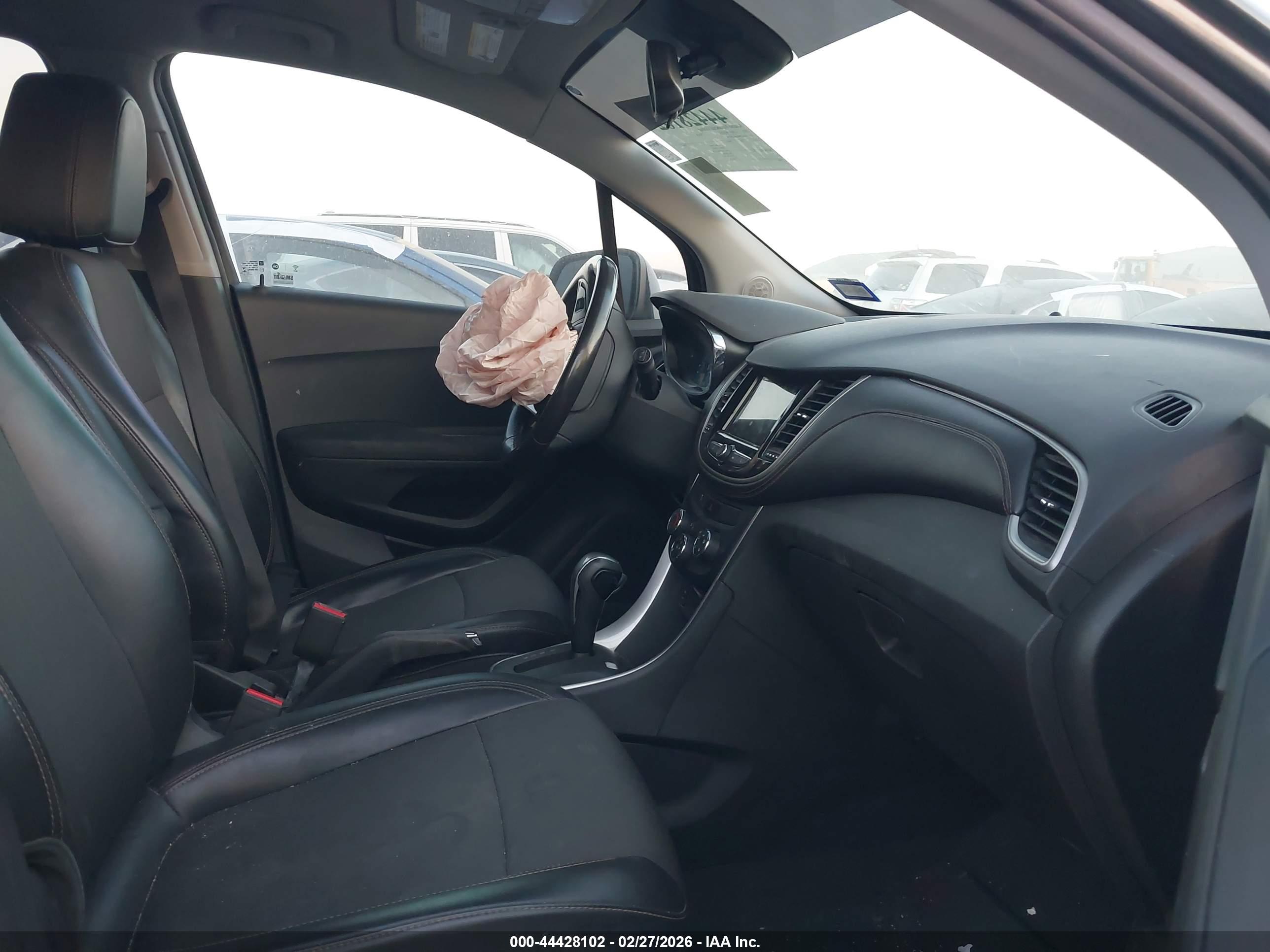 CHEVROLET TRAX image 5