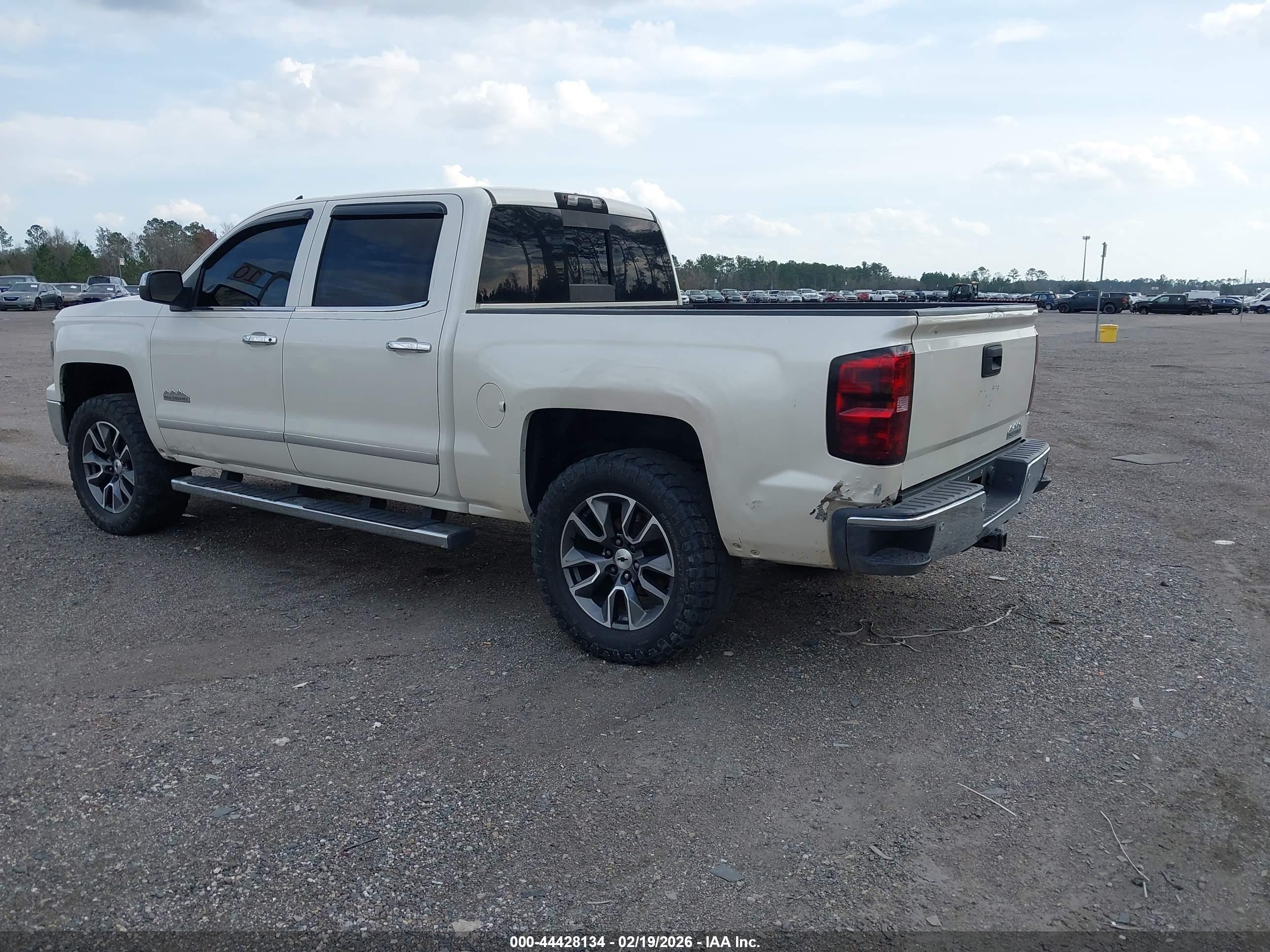 CHEVROLET SILVERADO image 3