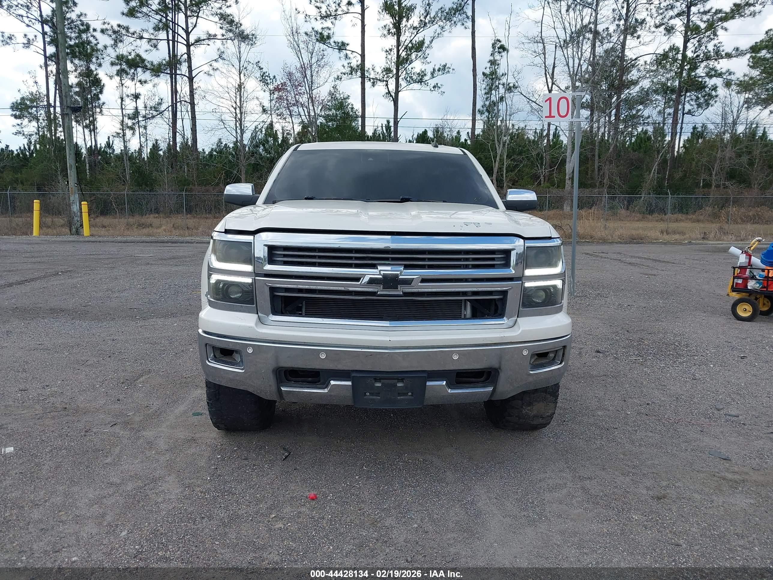 CHEVROLET SILVERADO image 6