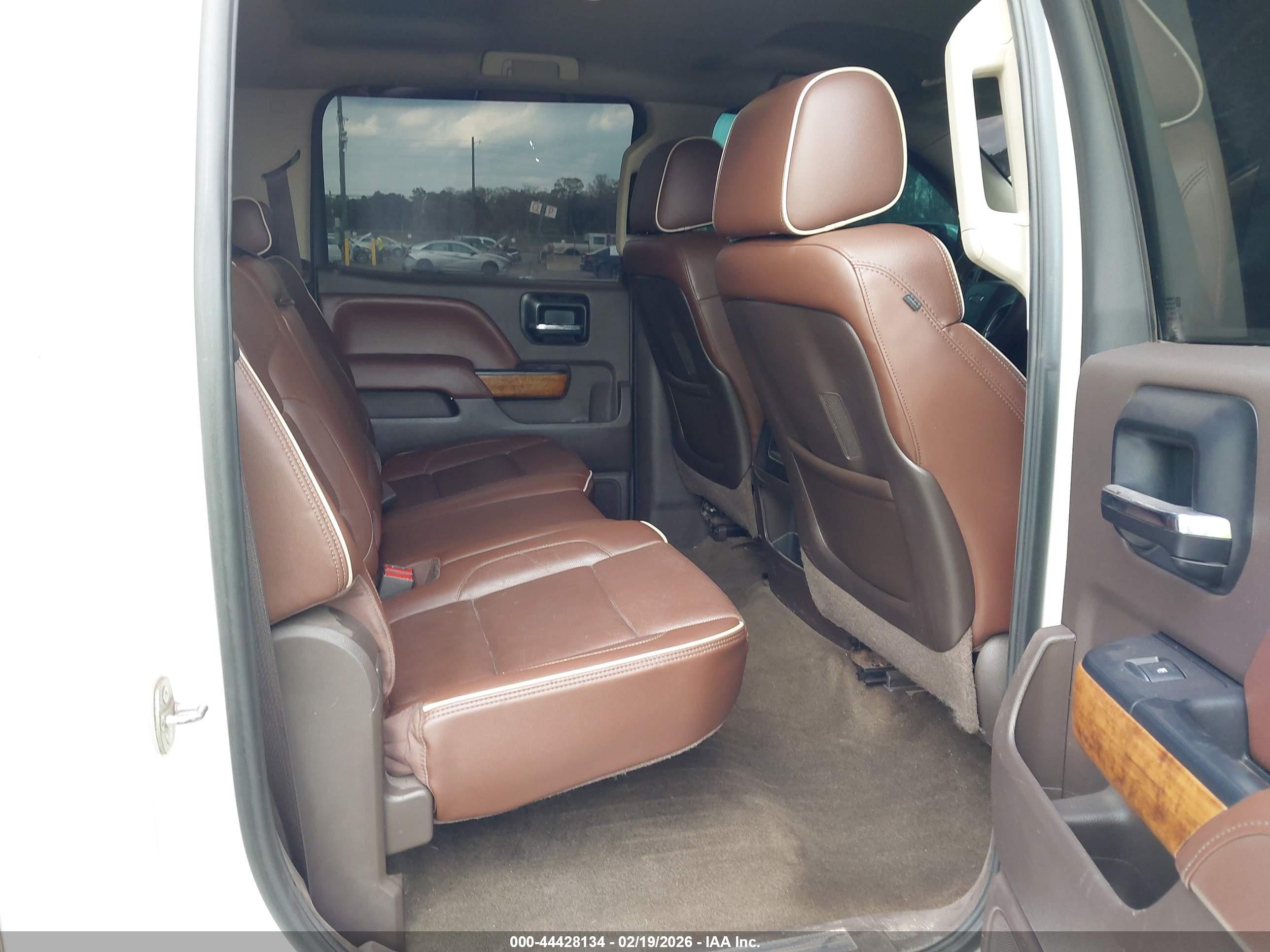 CHEVROLET SILVERADO image 8