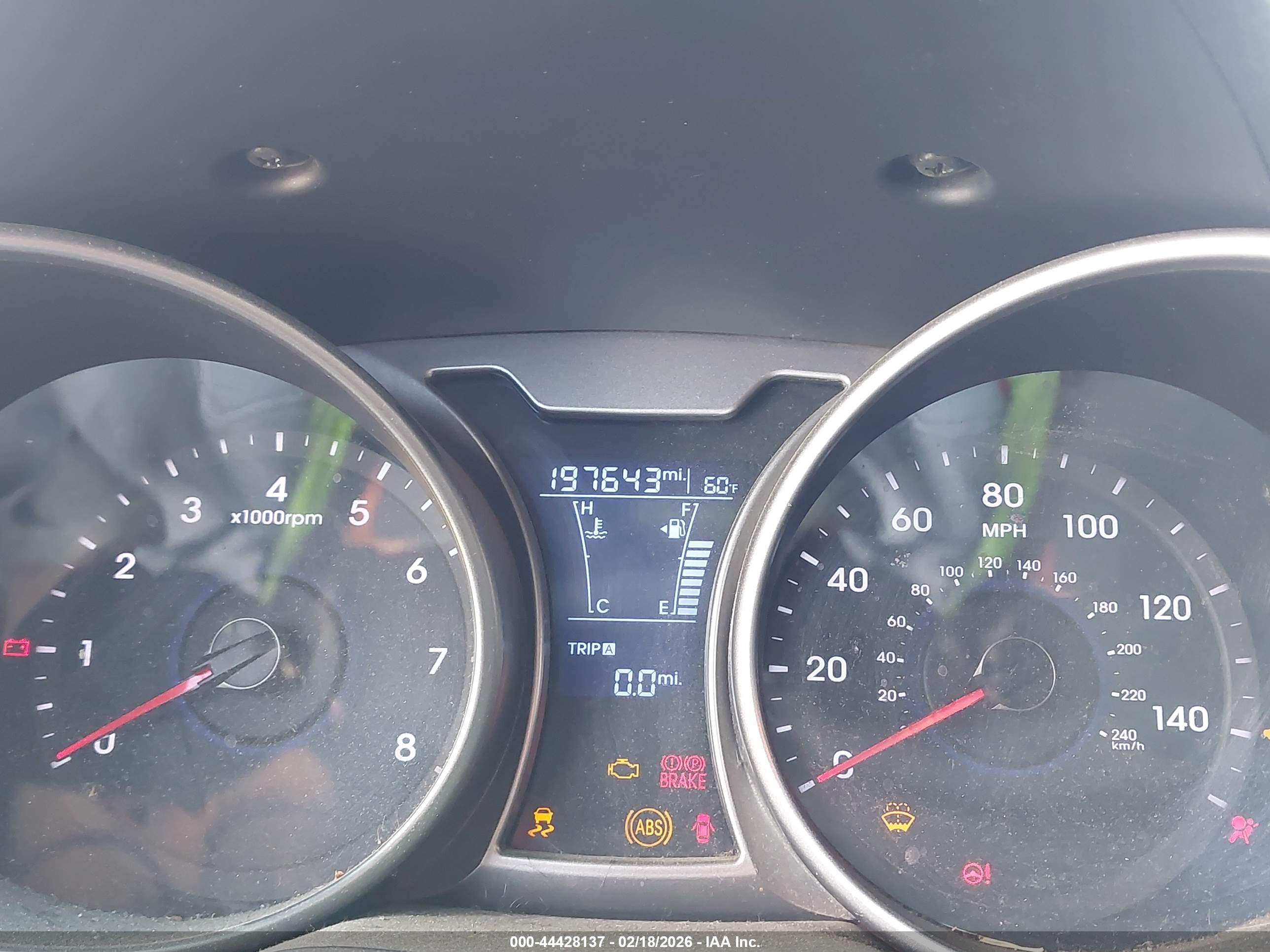 HYUNDAI VELOSTER image 7