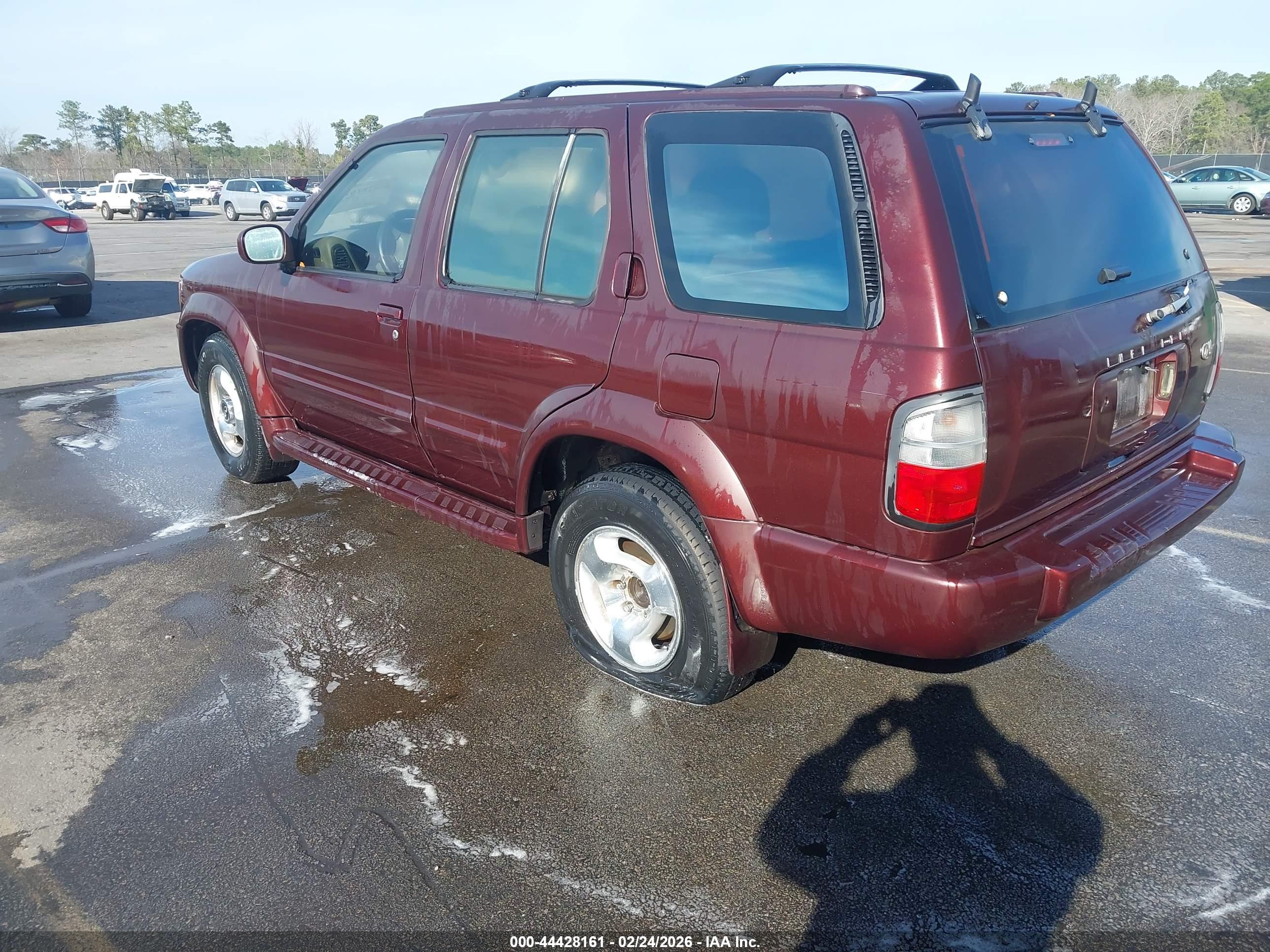 INFINITI QX4 image 3
