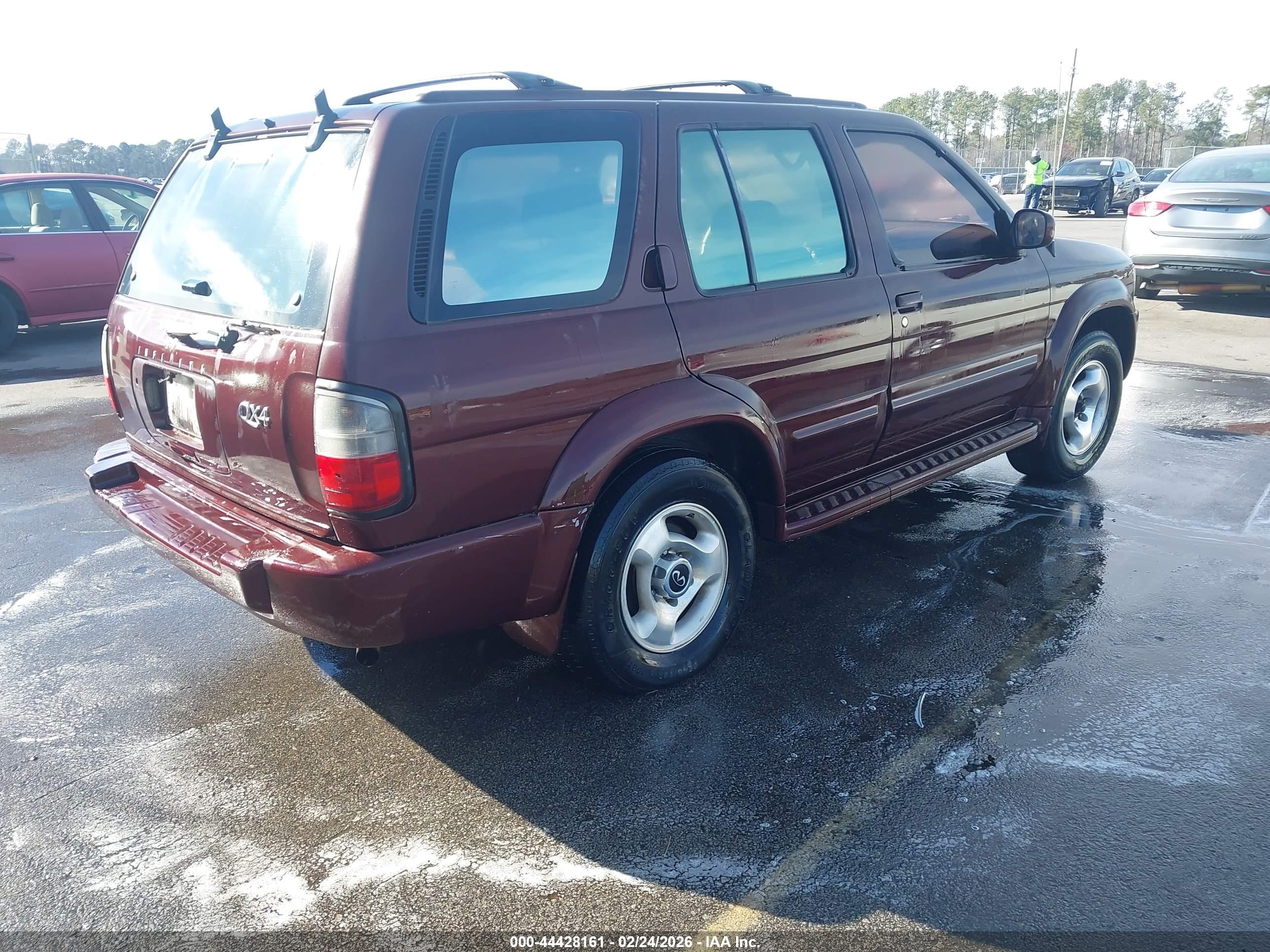 INFINITI QX4 image 4