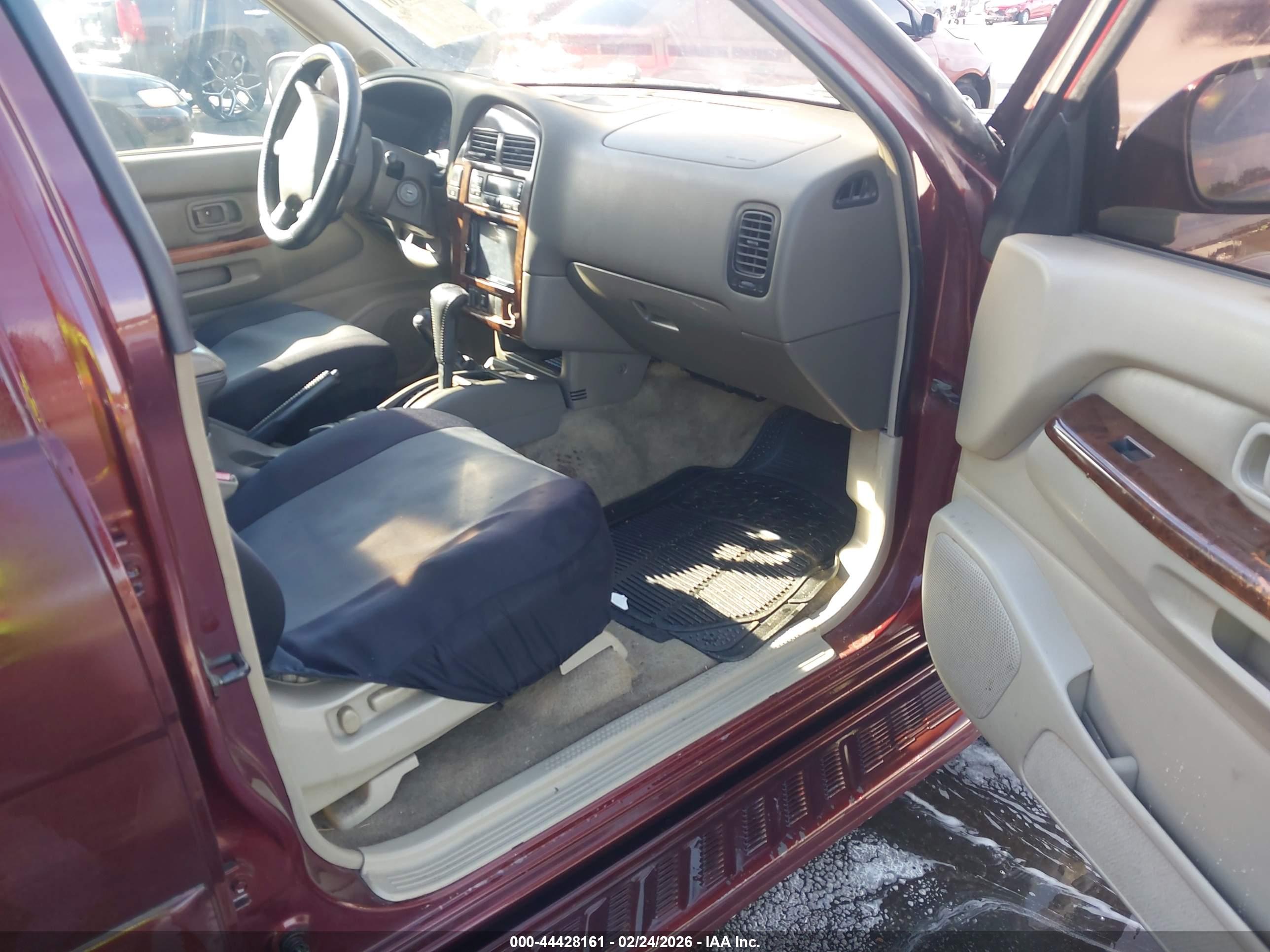 INFINITI QX4 image 5