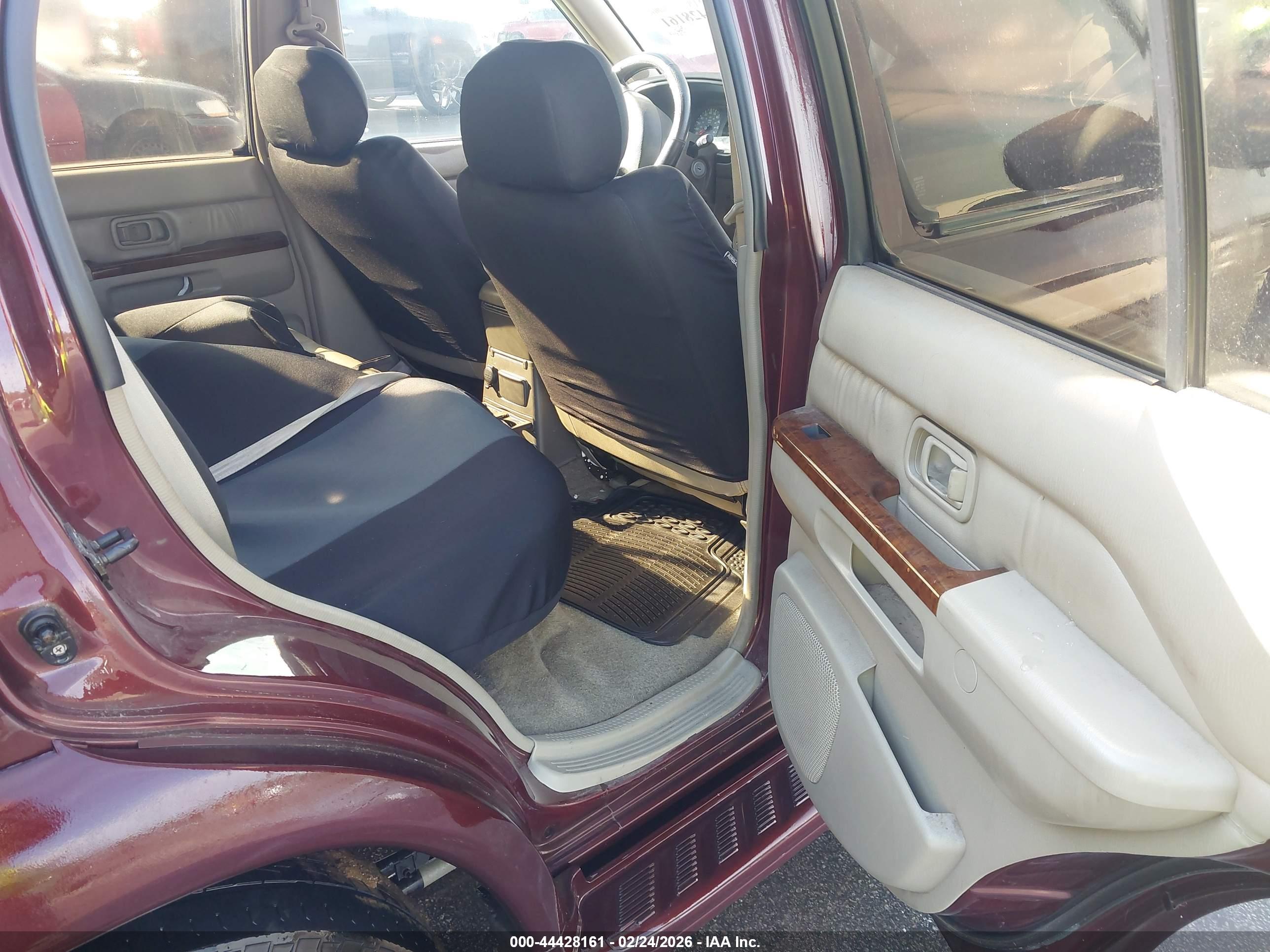 INFINITI QX4 image 8