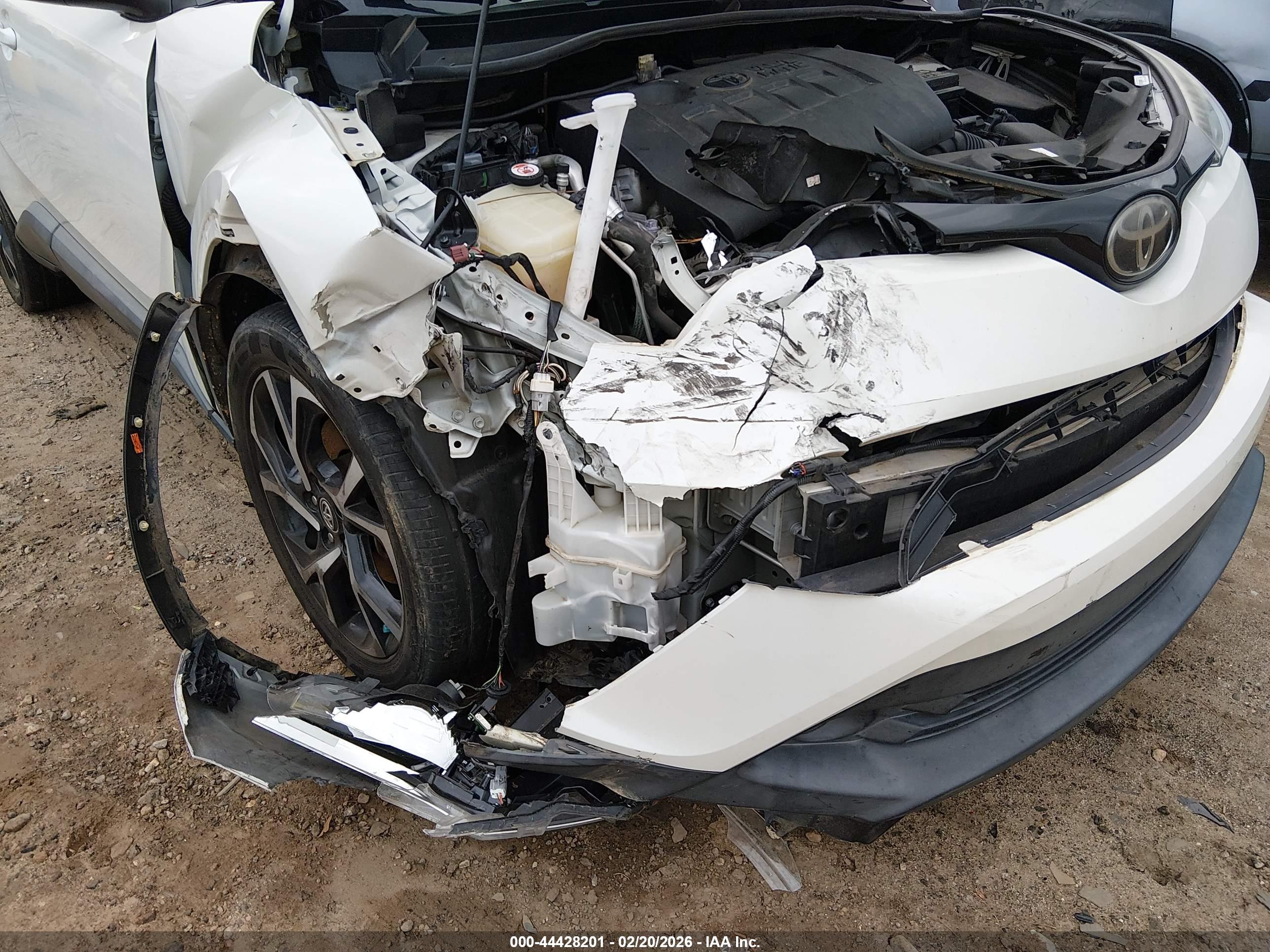 TOYOTA C-HR image 6