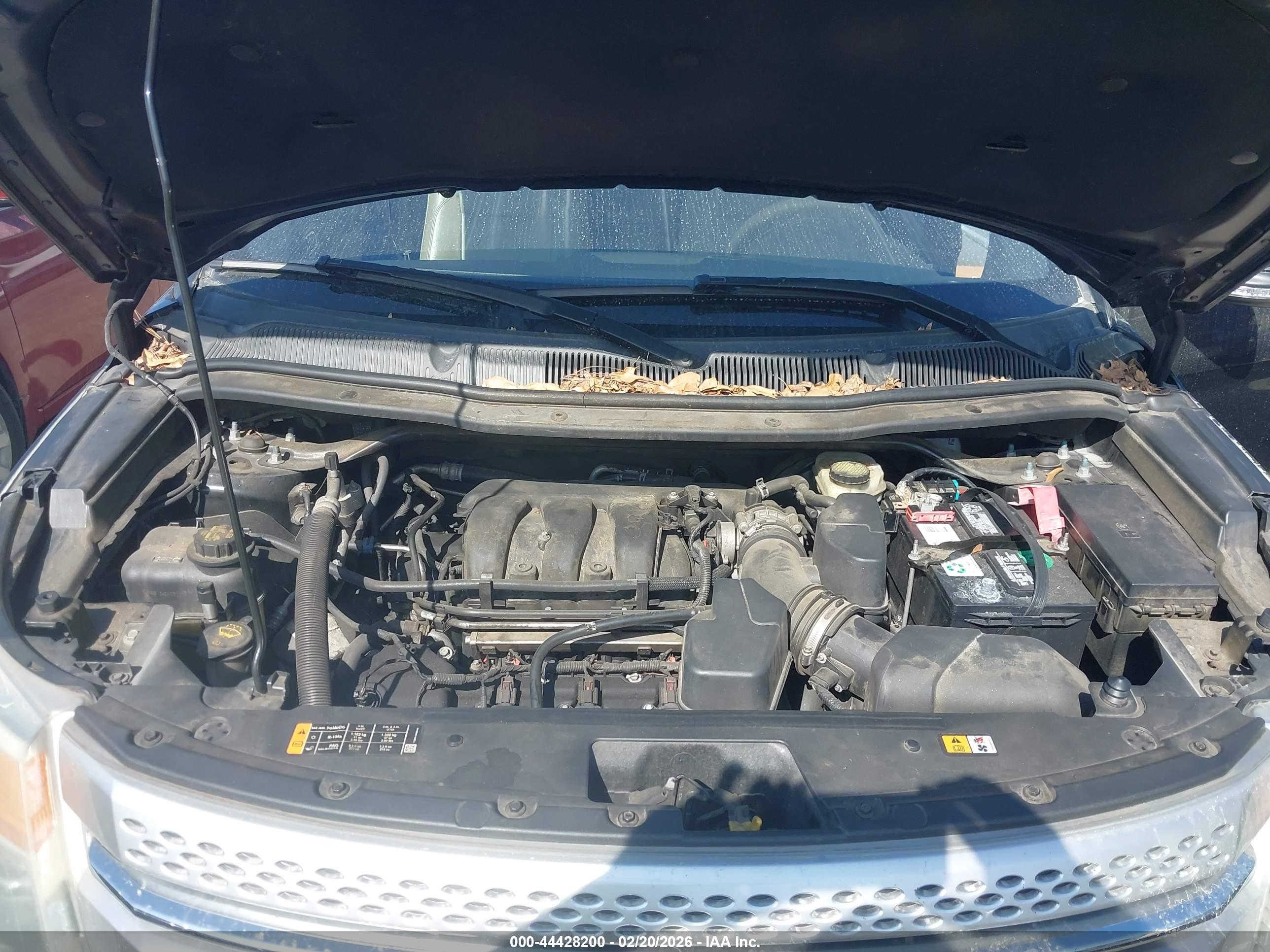 FORD EXPLORER image 10