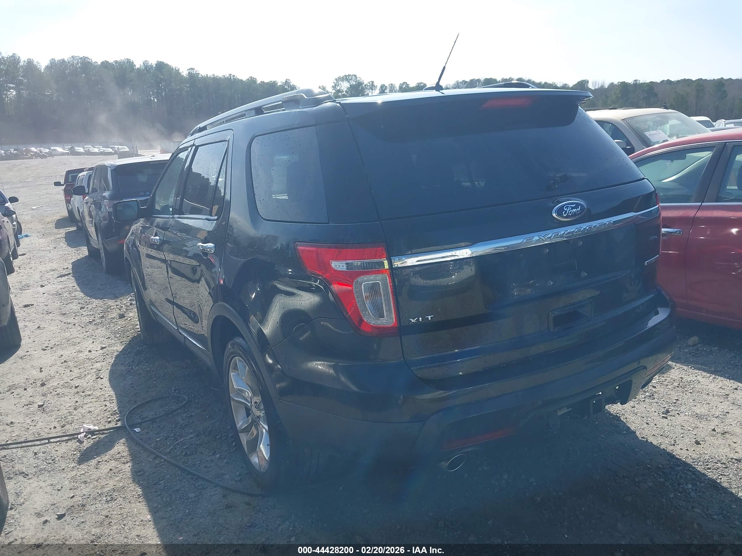 FORD EXPLORER image 3