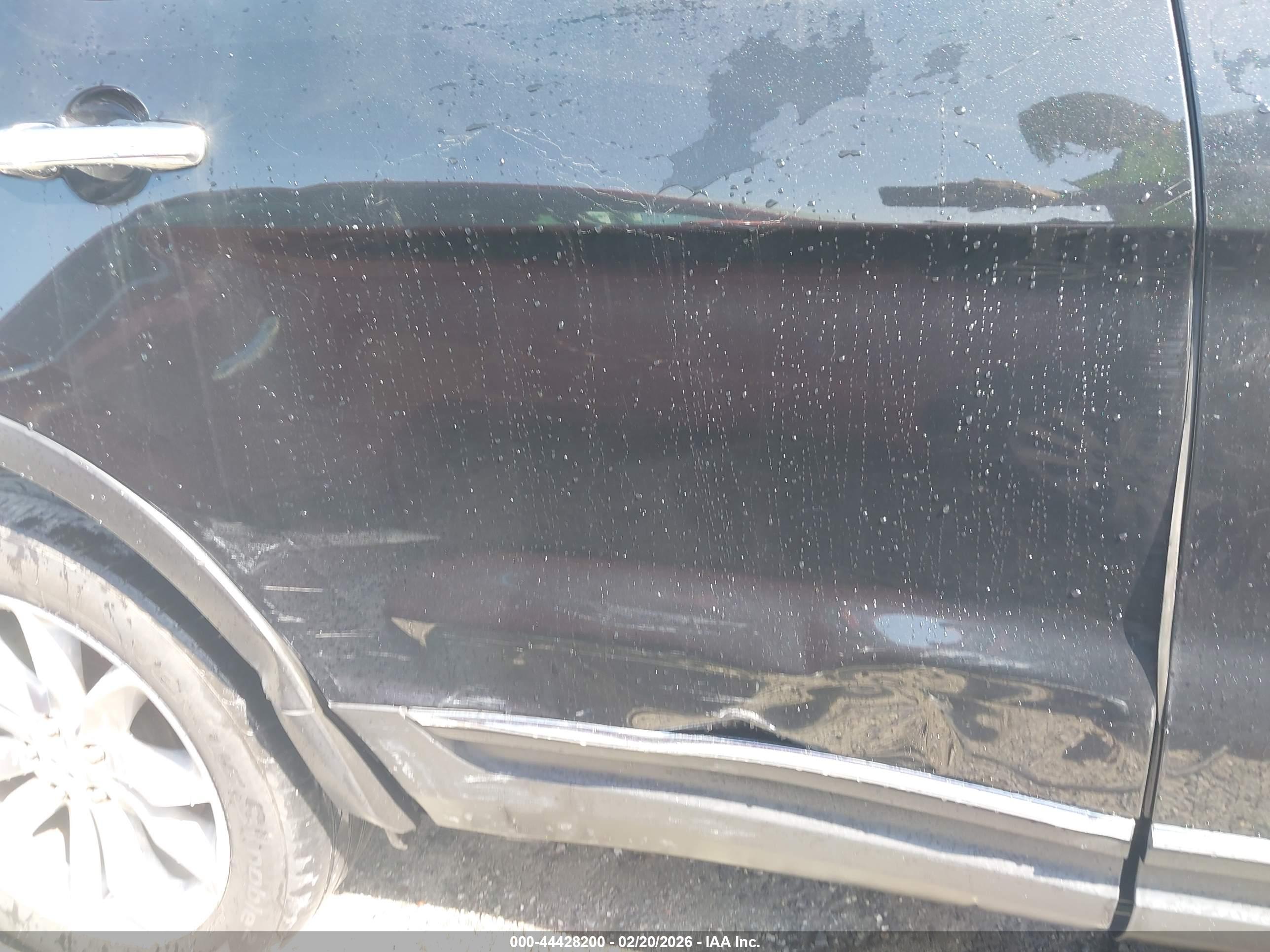 FORD EXPLORER image 6