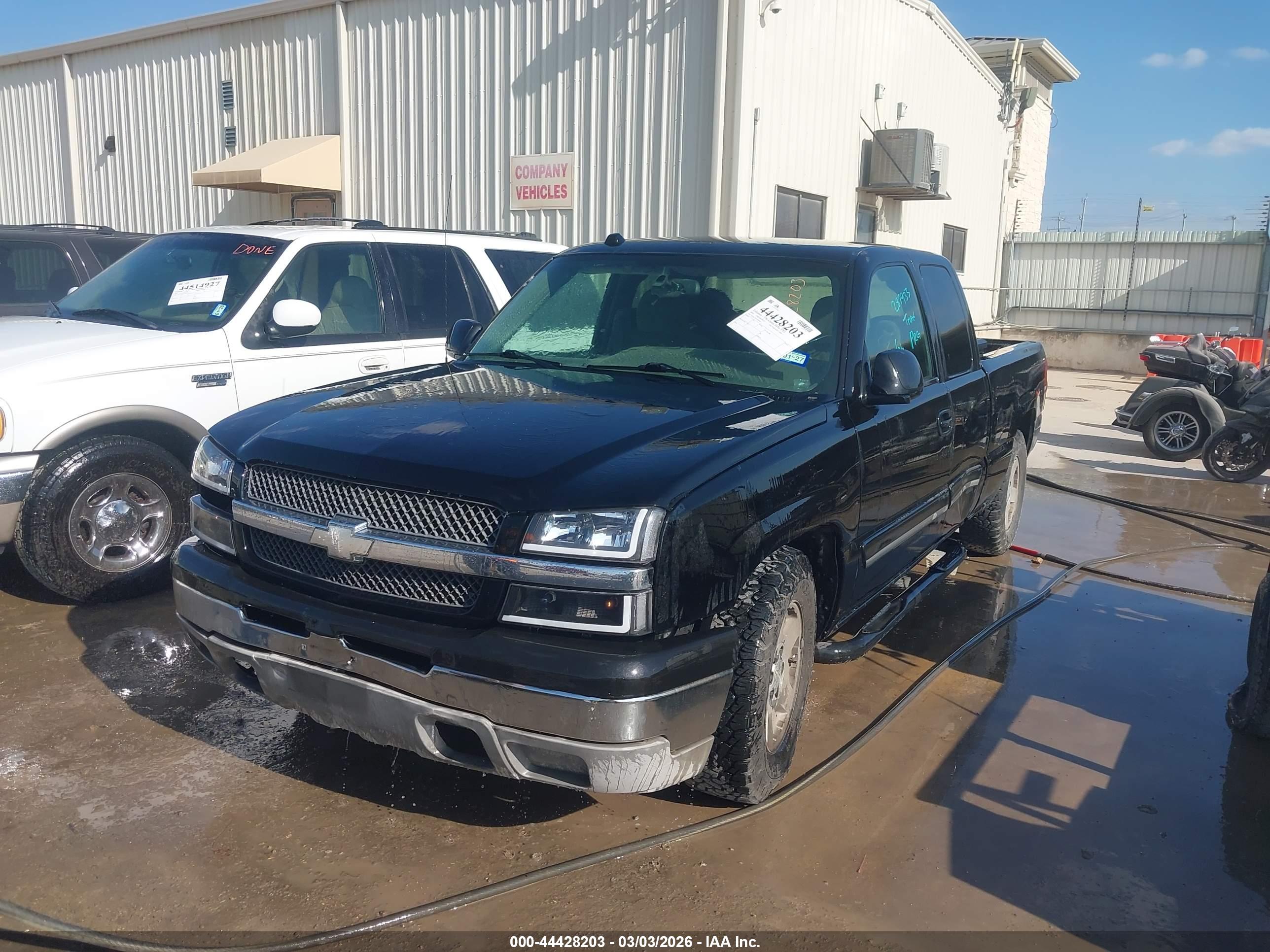 CHEVROLET SILVERADO image 2