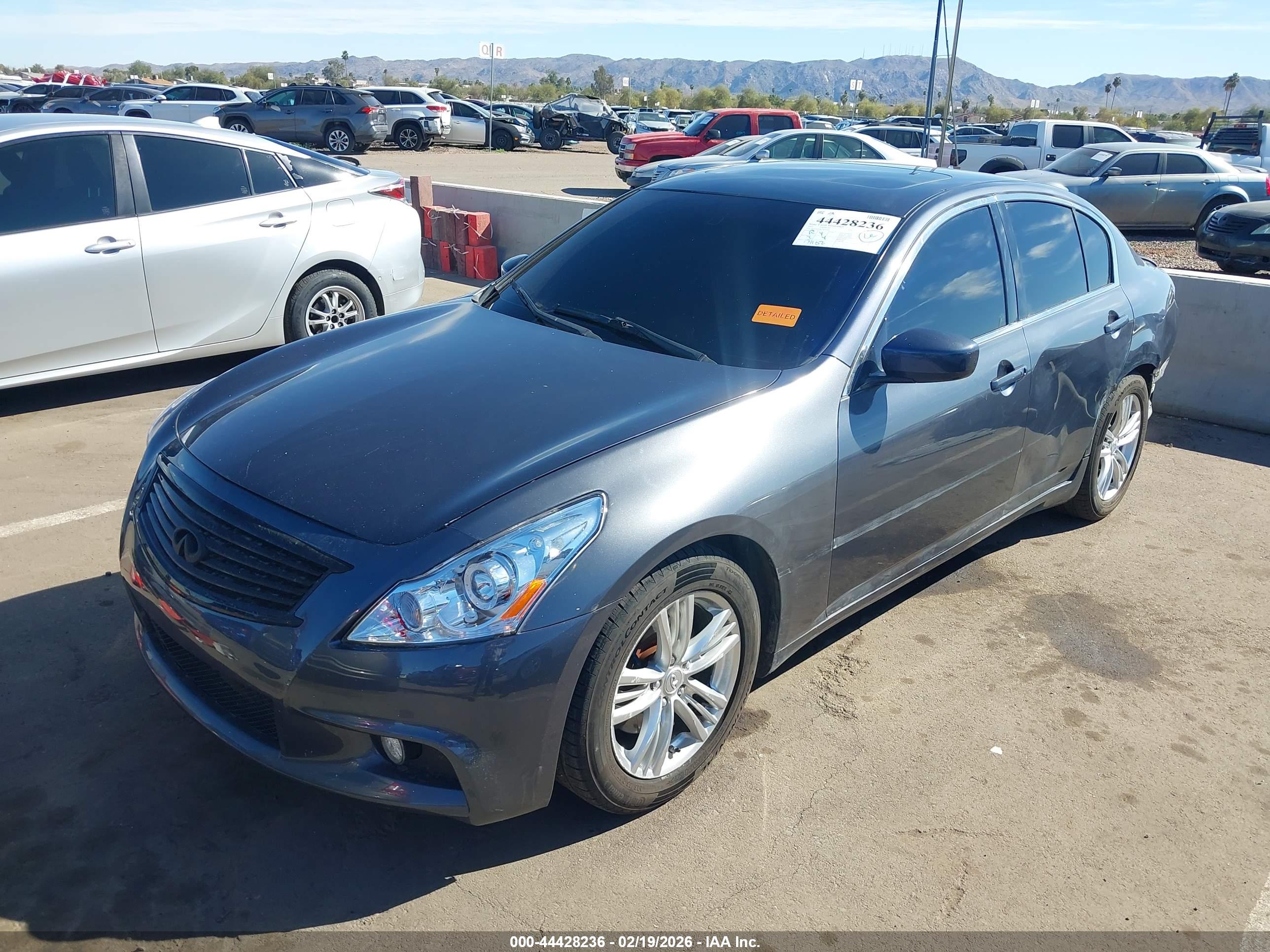 INFINITI G37 image 2