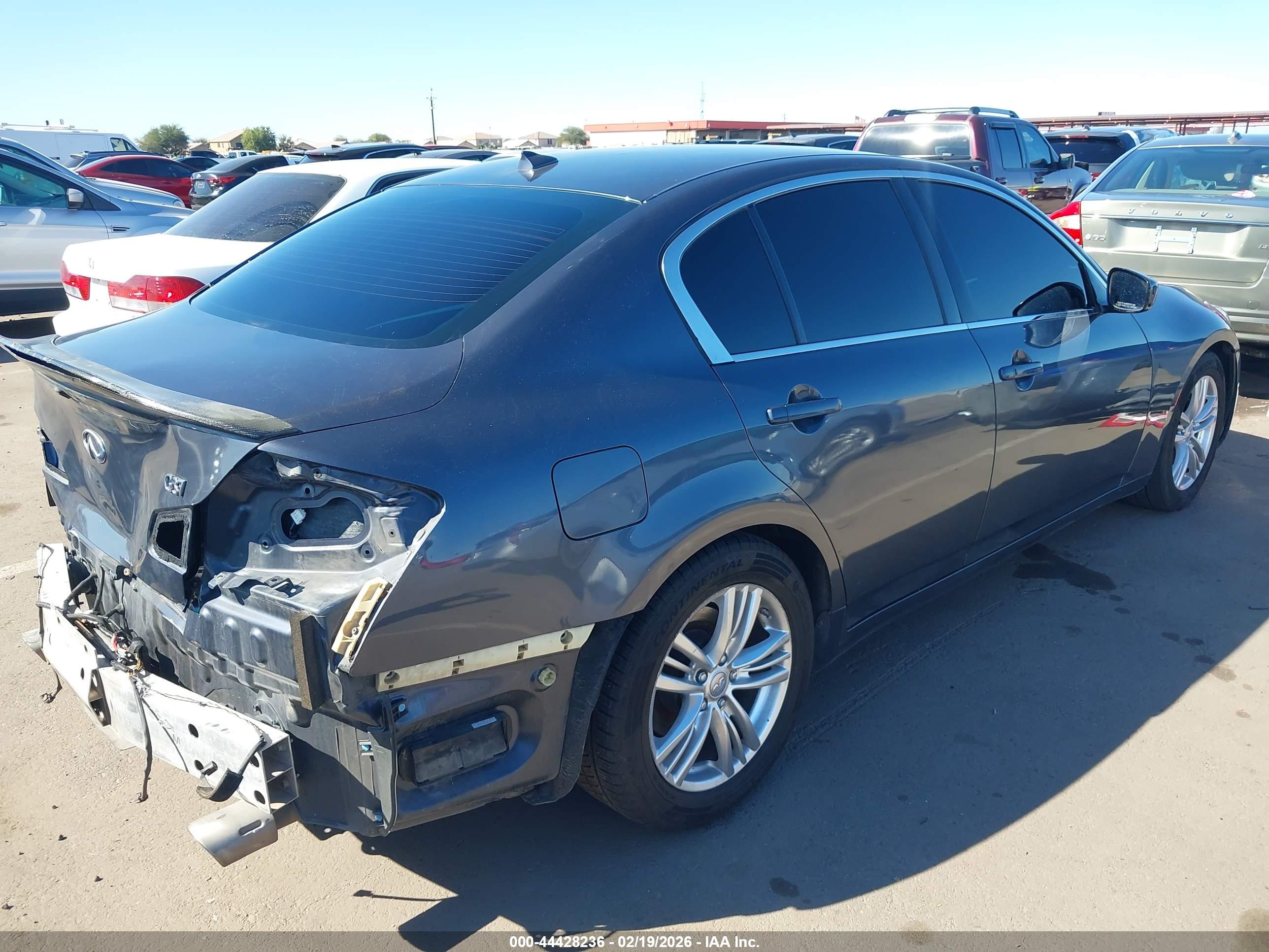 INFINITI G37 image 4