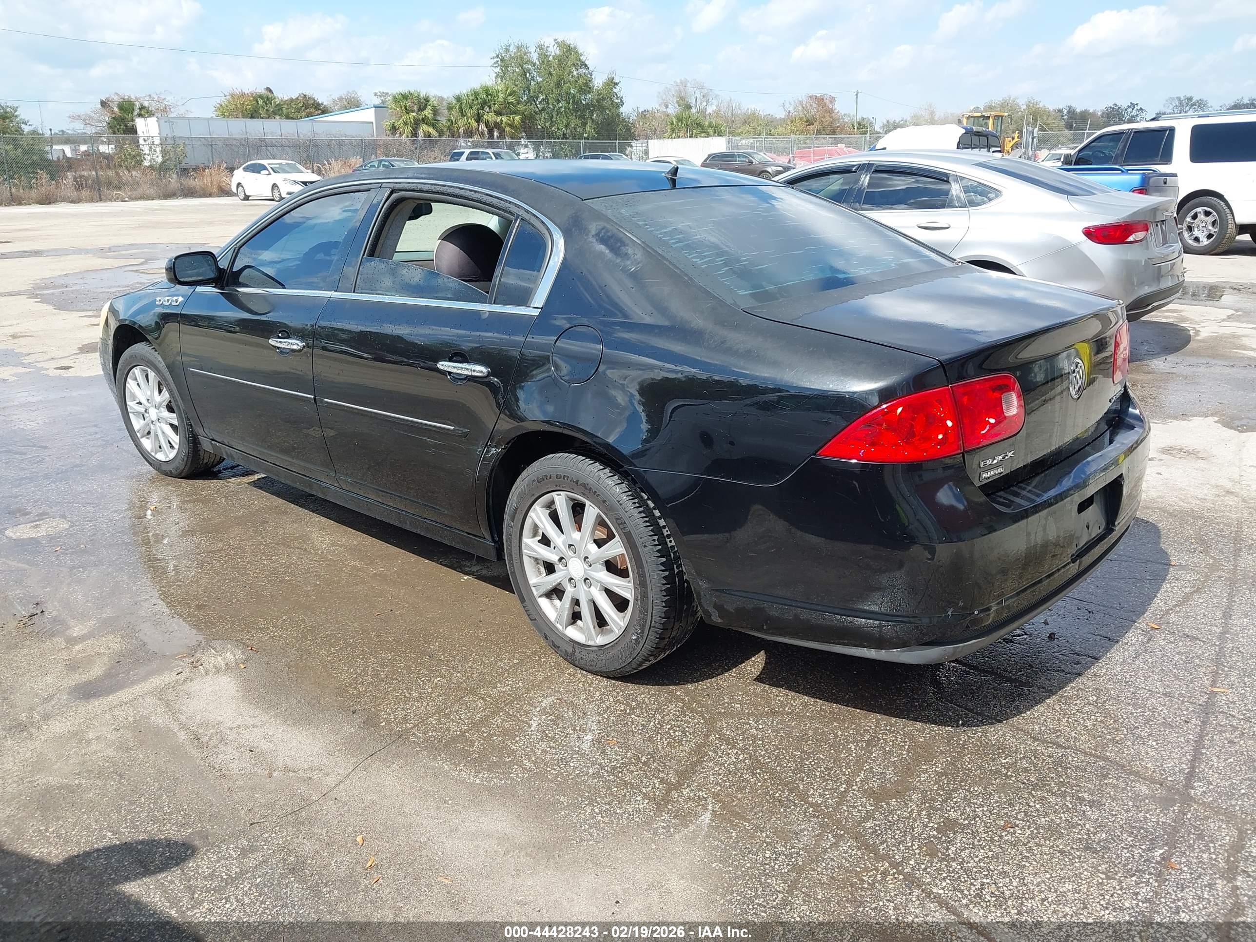 BUICK LUCERNE image 3