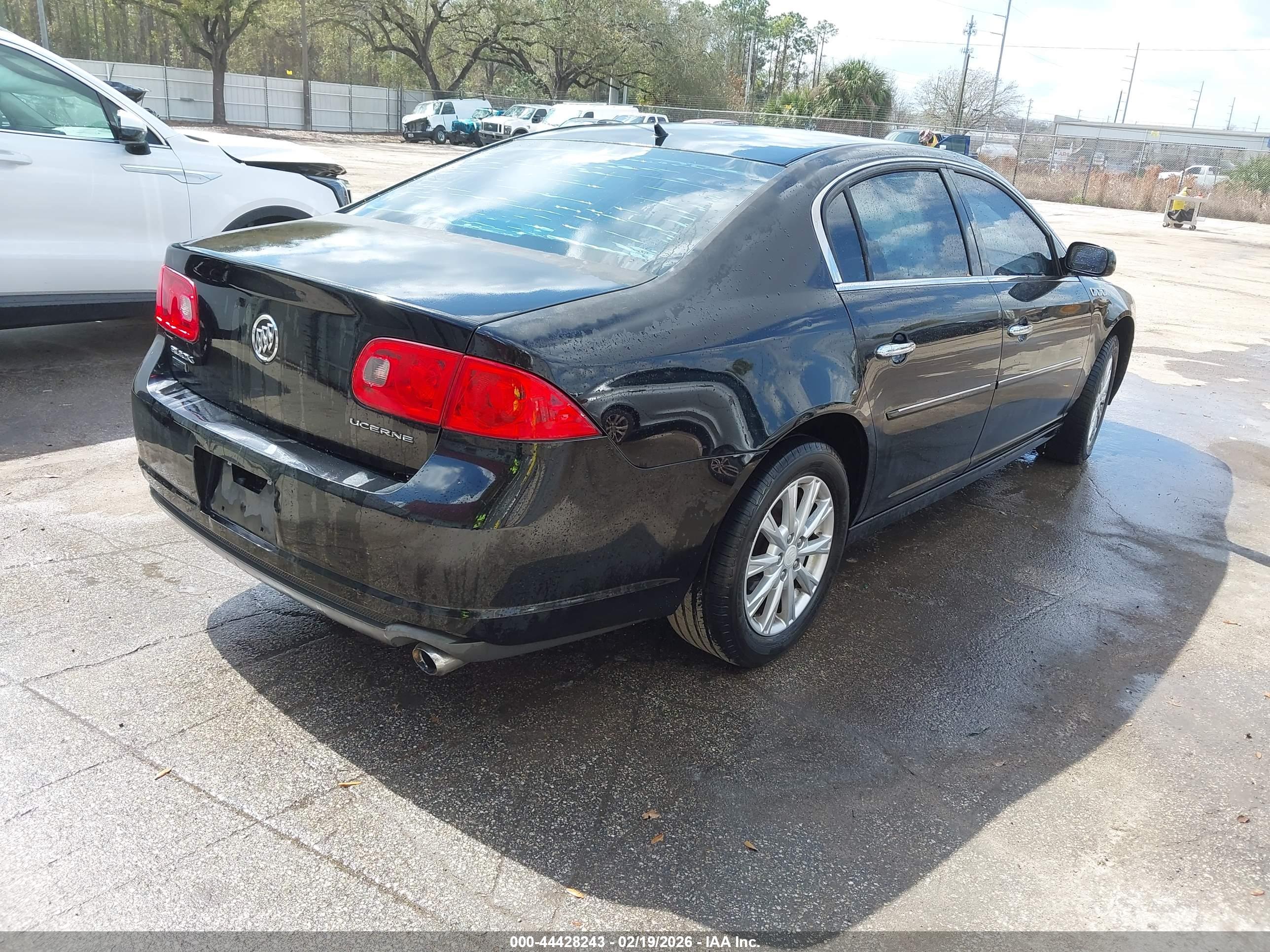 BUICK LUCERNE image 4