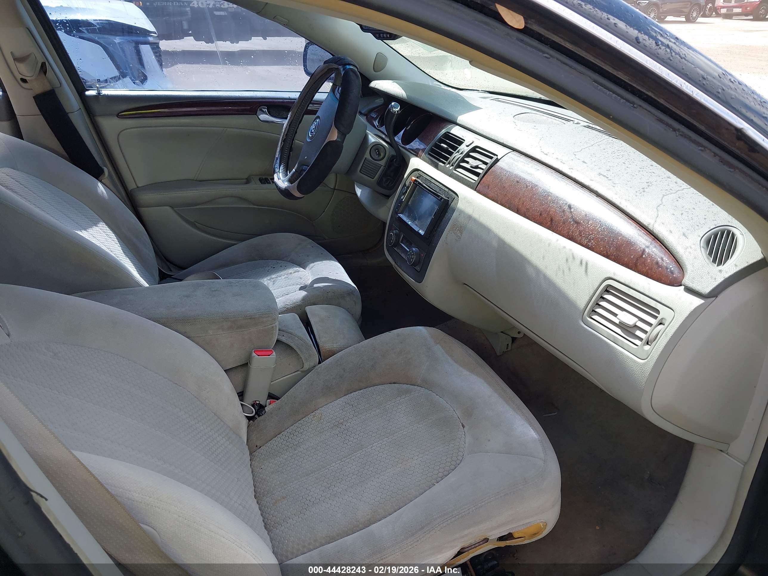 BUICK LUCERNE image 5