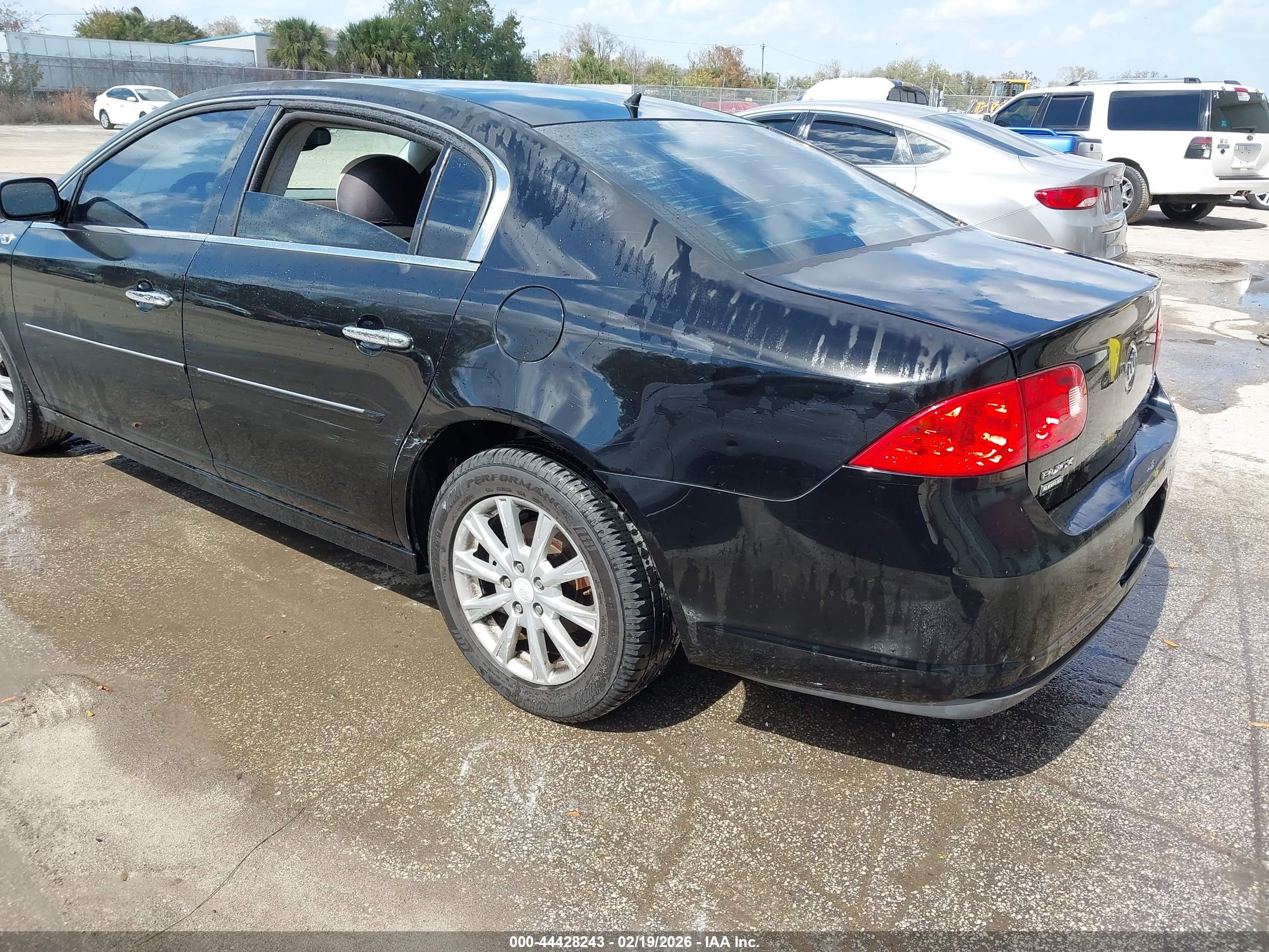 BUICK LUCERNE image 6
