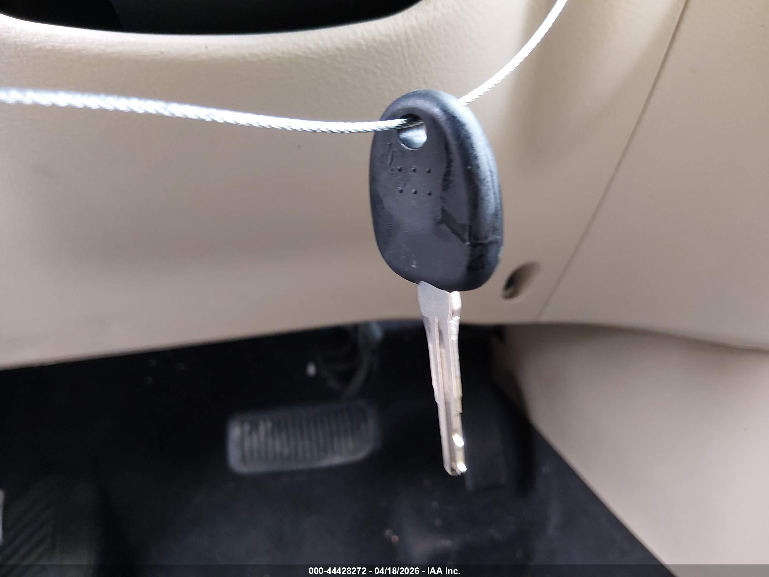 HYUNDAI SANTA image 11