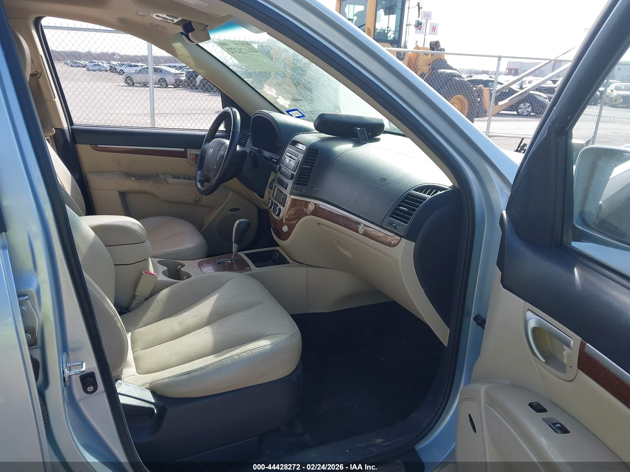 HYUNDAI SANTA image 5